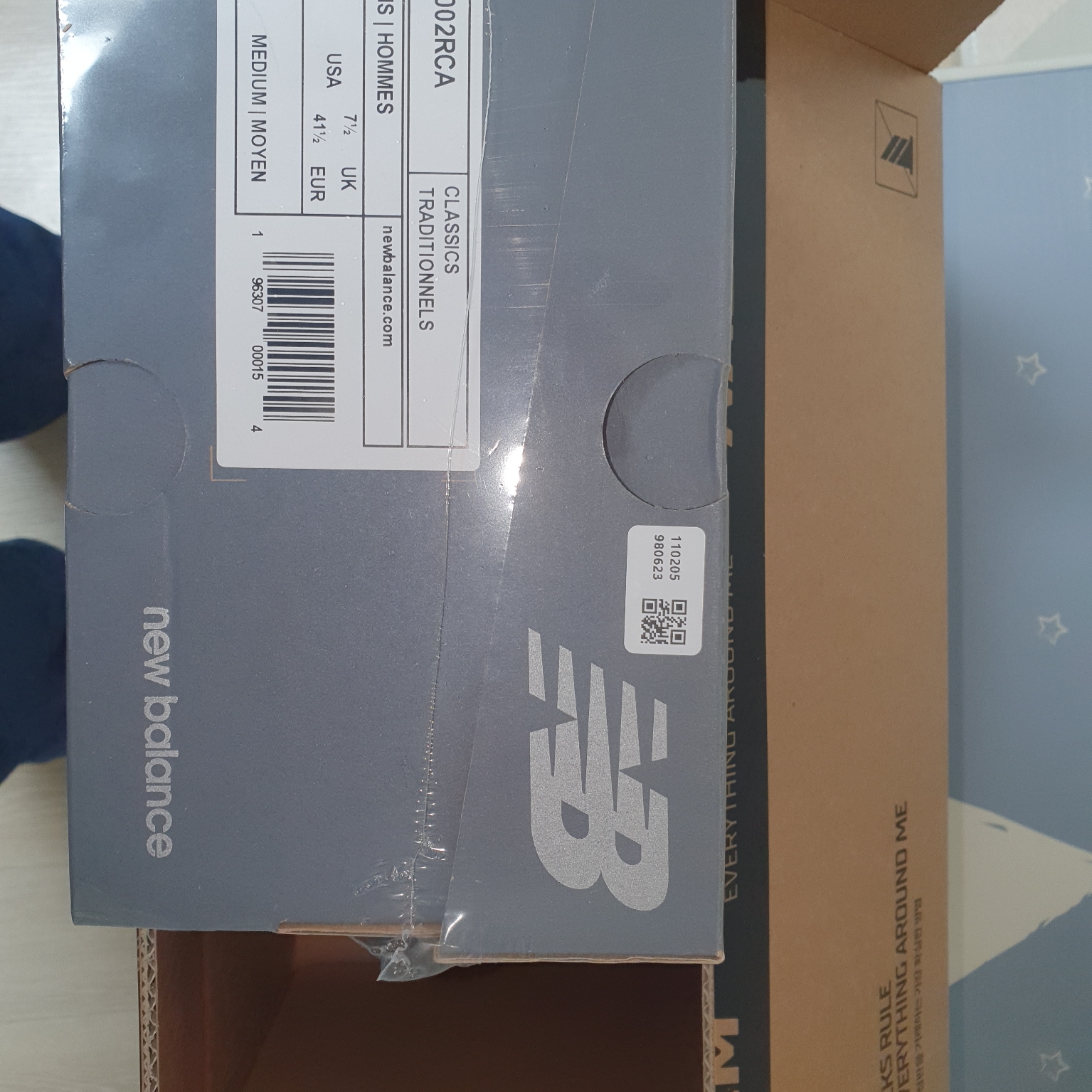 New Balance 2002R Eclipse Castlerock 착용 스타일 - 2