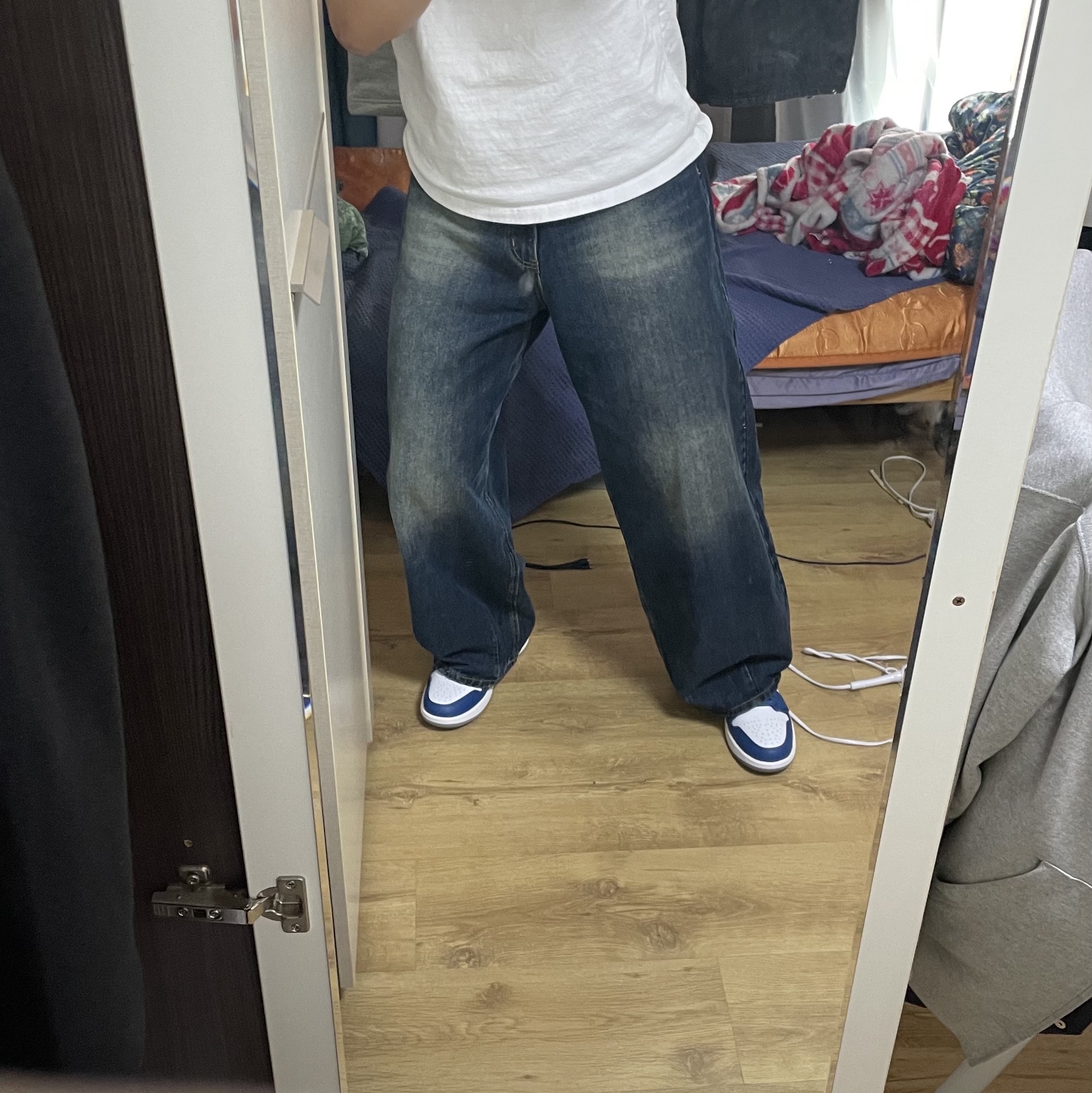 Jordan 1 Low True Blue Cement Grey 착용 스타일 - 1