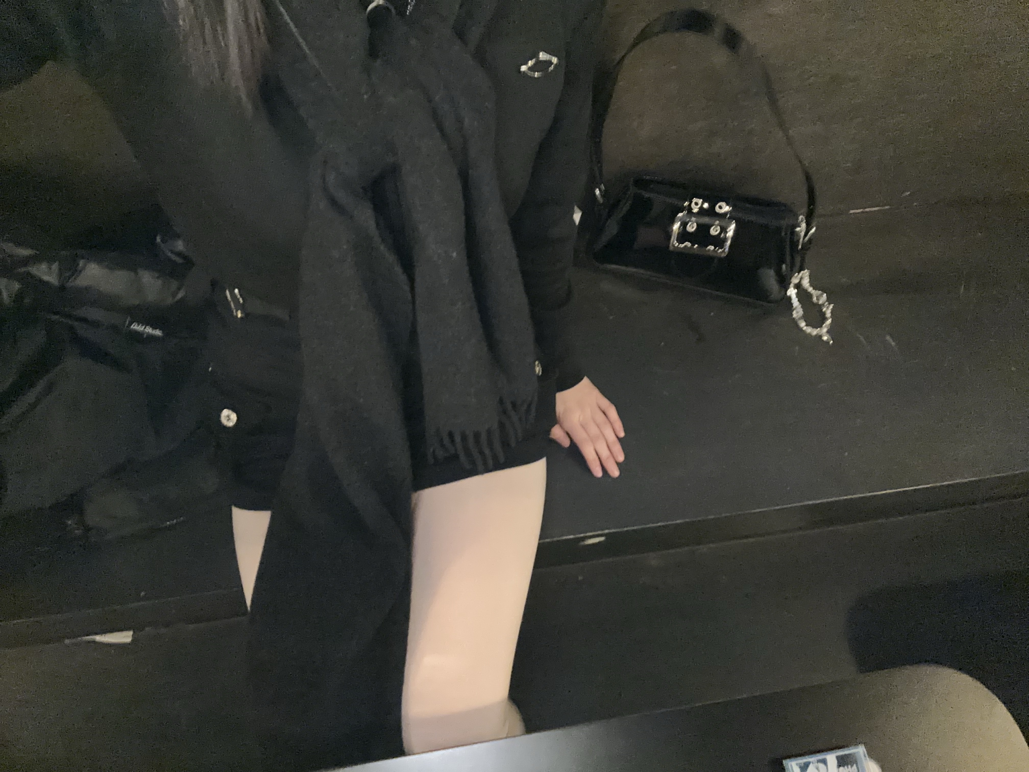 (W) Mischief Rhombus Knitted Hoodie Black 착용 스타일