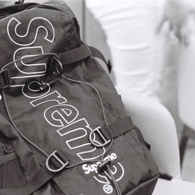Supreme Backpack Black - 18FW 착용 스타일