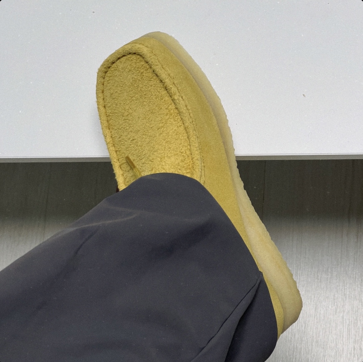 Clarks Wallabee Yellow Combination 착용 스타일