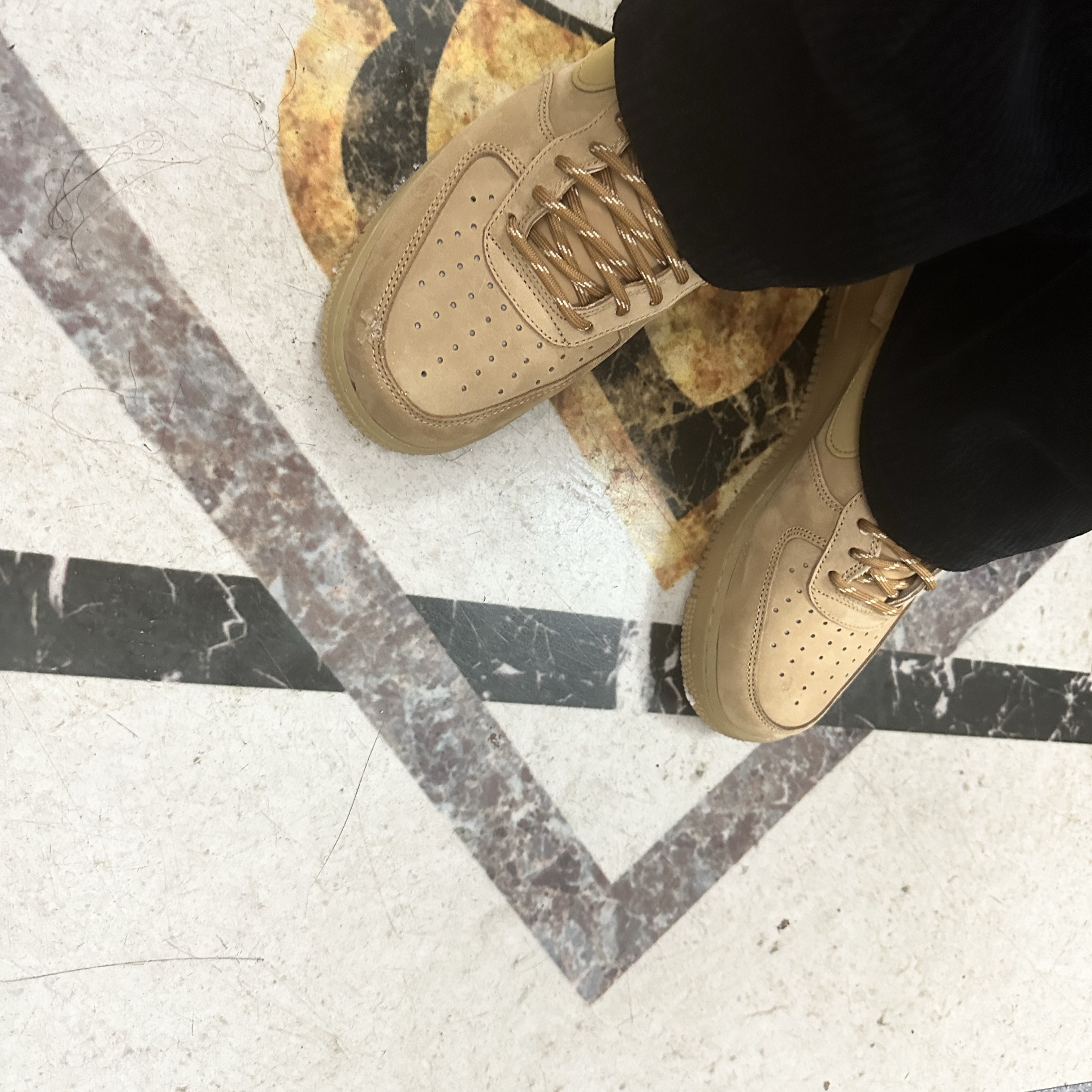 Nike Air Force 1 '07 WB Flax 착용 스타일 - 2