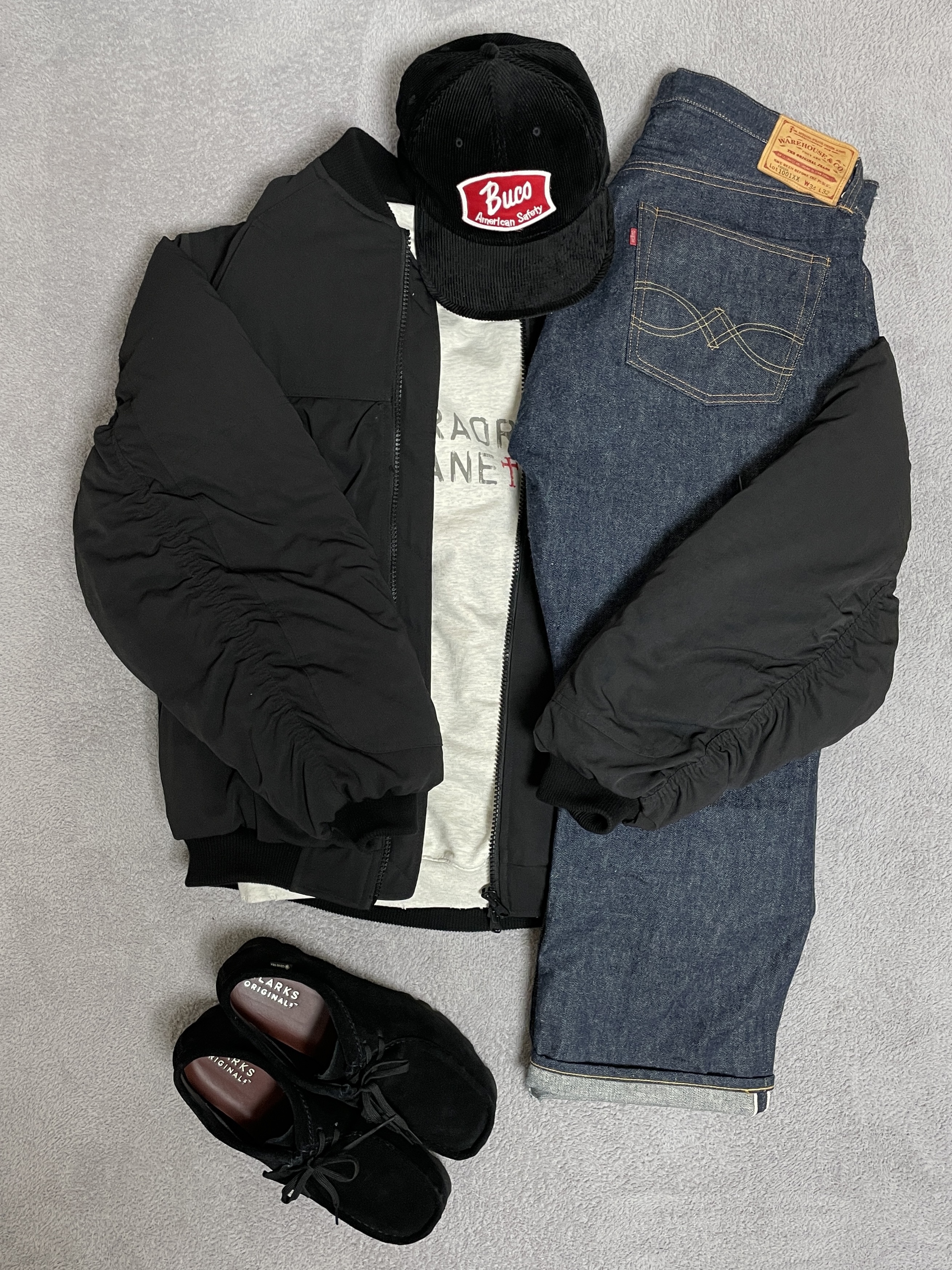 Clarks Wallabee Gore-Tex Black Suede, Undermycar Juggernaut Double Back Zip Steroid Bomber Triple Black - 23SS 착용 스타일 - 5