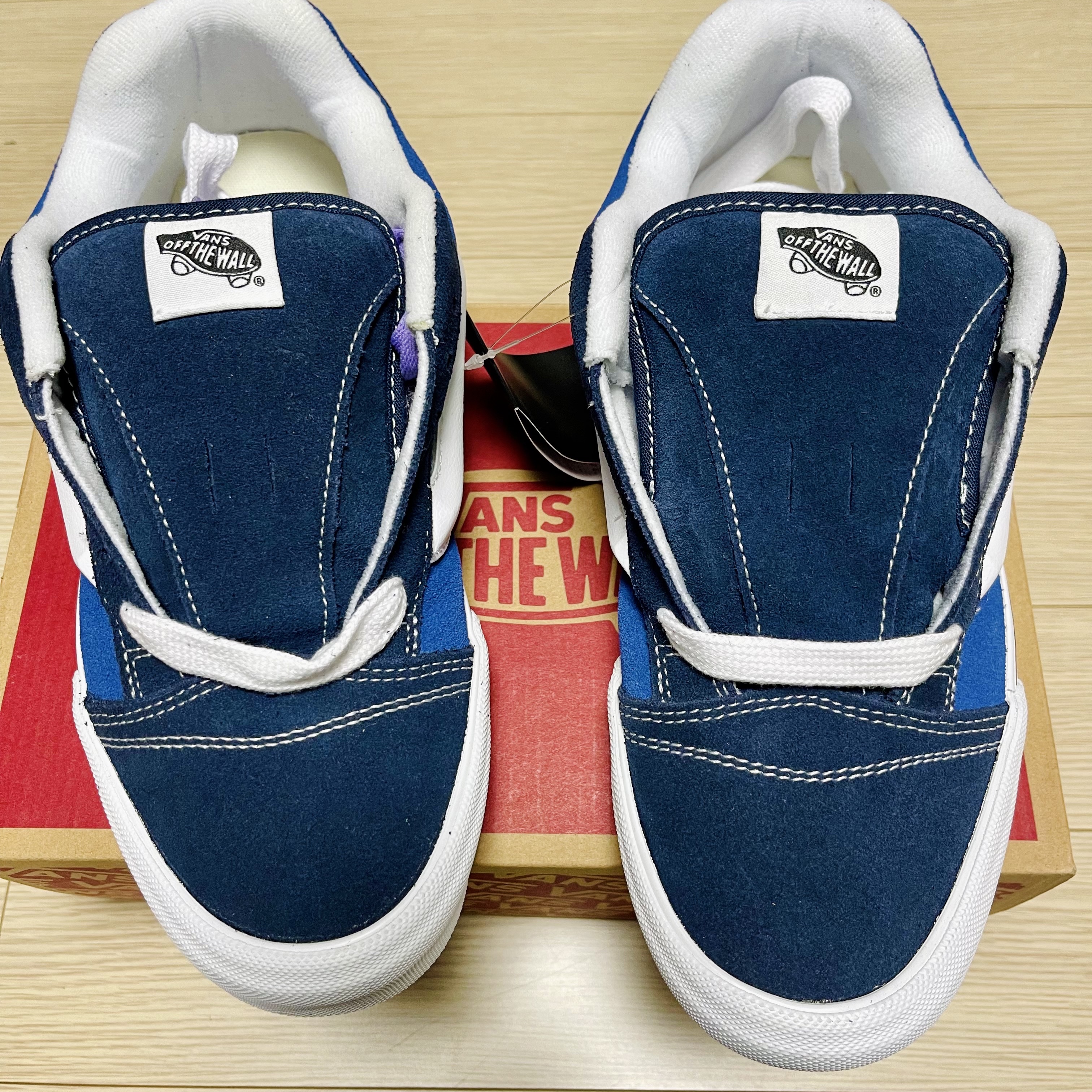 Vans Knu-Skool Navy True White 착용 스타일 - 1