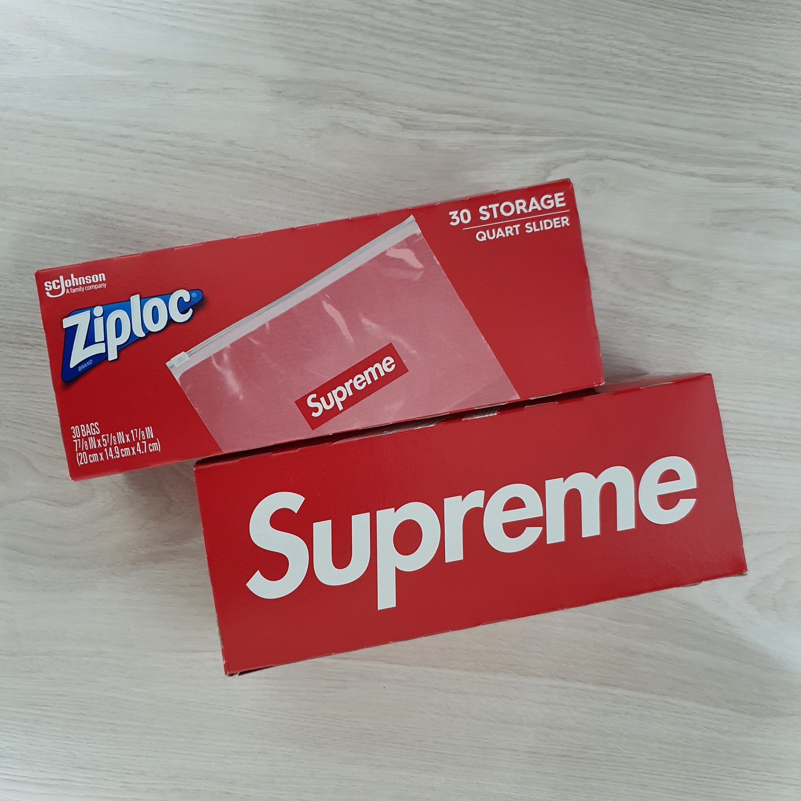Supreme Ziploc Bags (Box of 30) 착용 스타일