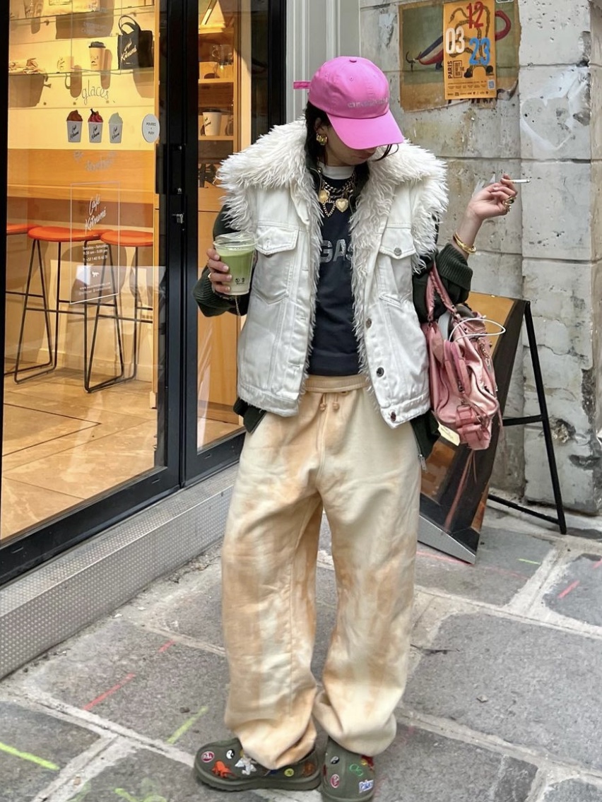UGG x Palace Tasman Slipper Burnt Olive 착용 스타일