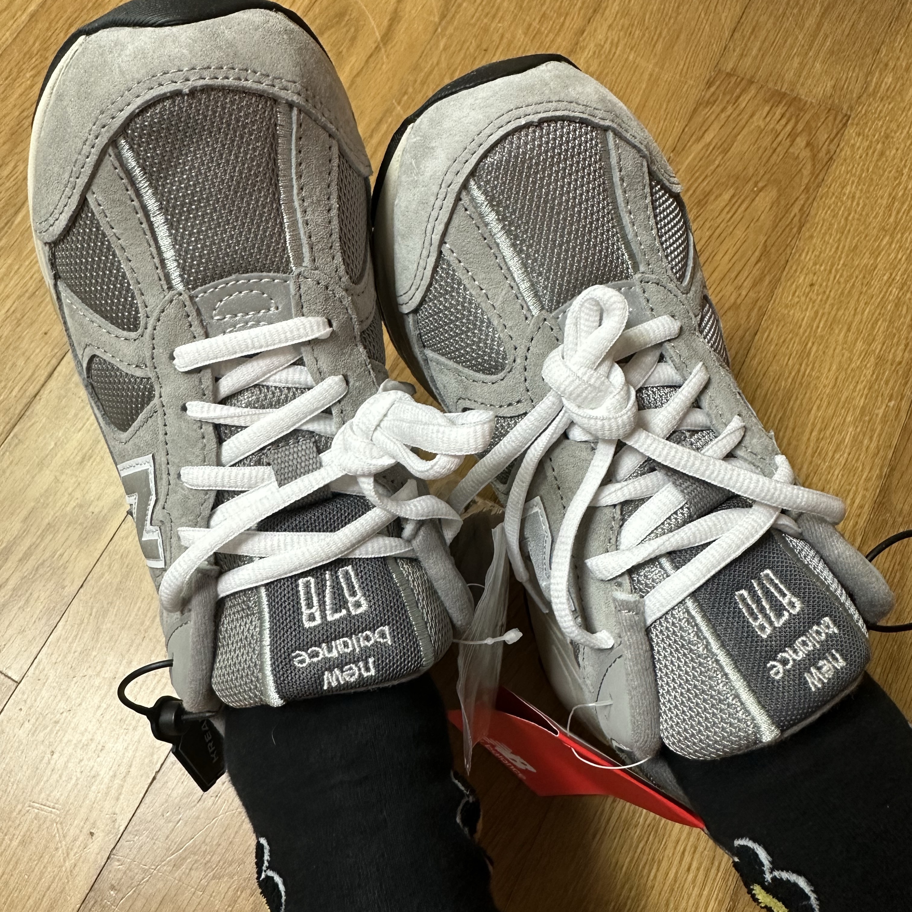 New Balance 878 Gray 착용 스타일