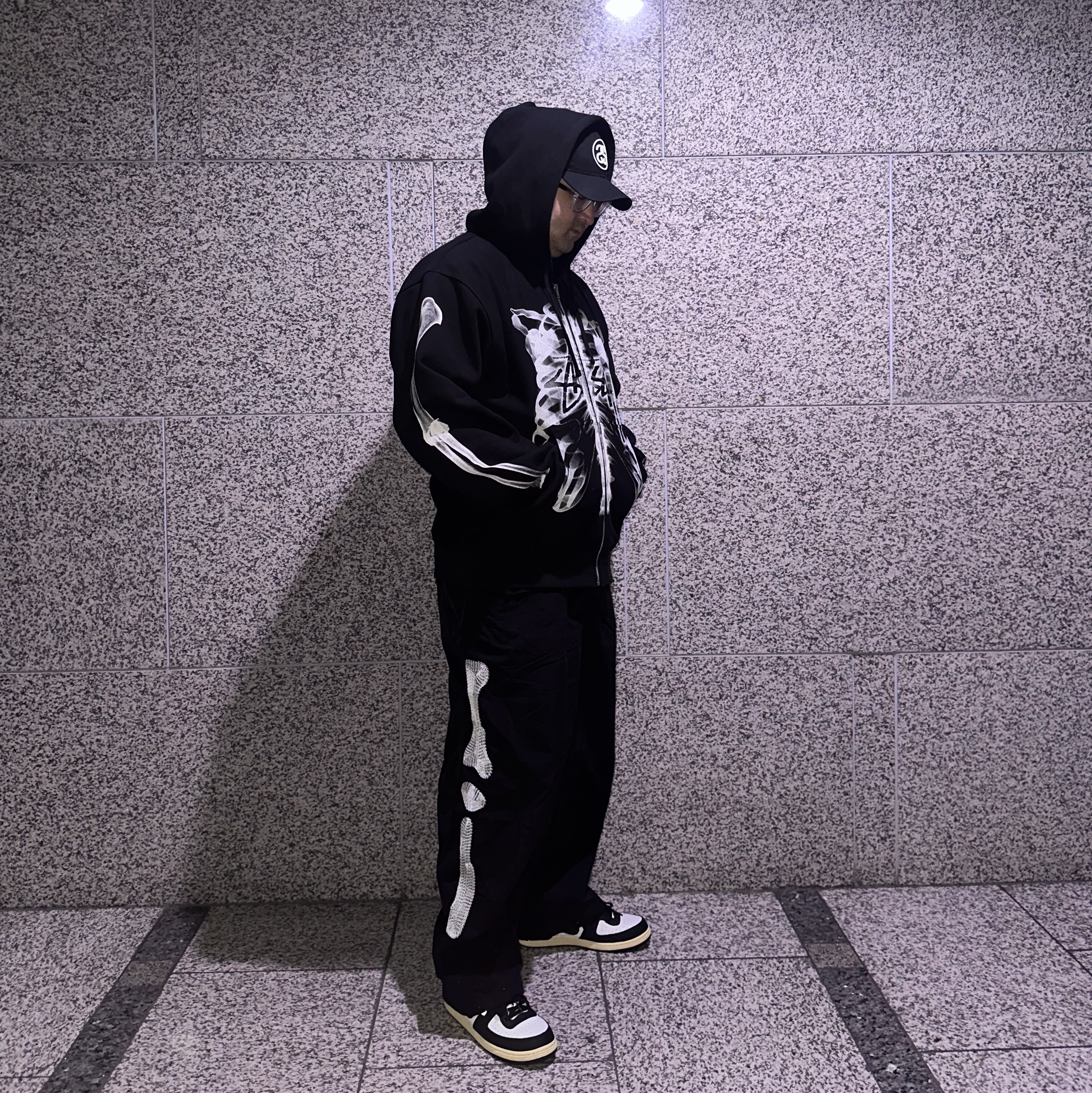 Stussy SS Link 9Twenty Cap Black, Gentle Monster x Maison Margiela MM011 Clear Black Gradient 착용 스타일 - 2