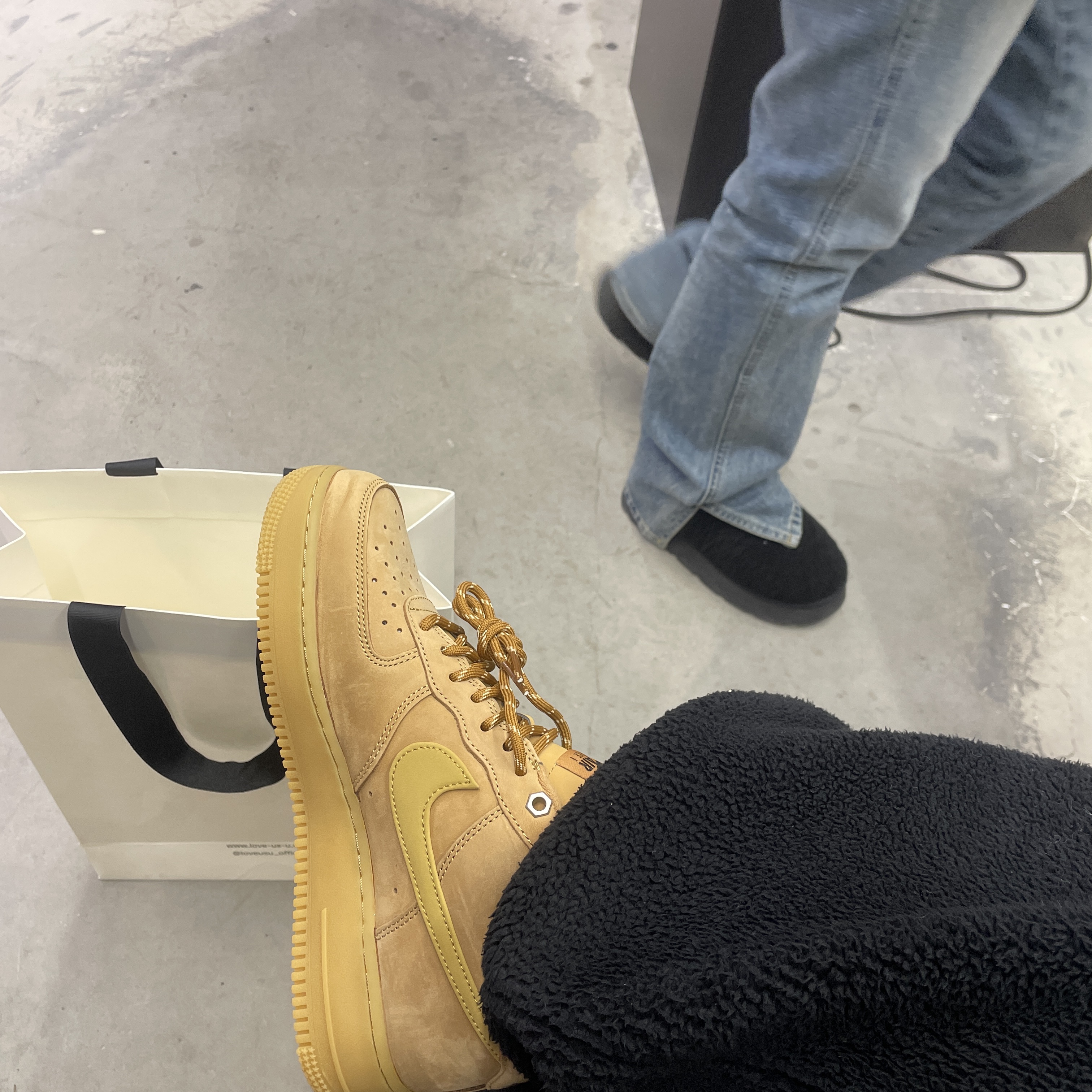 Nike Air Force 1 '07 WB Flax 착용 스타일
