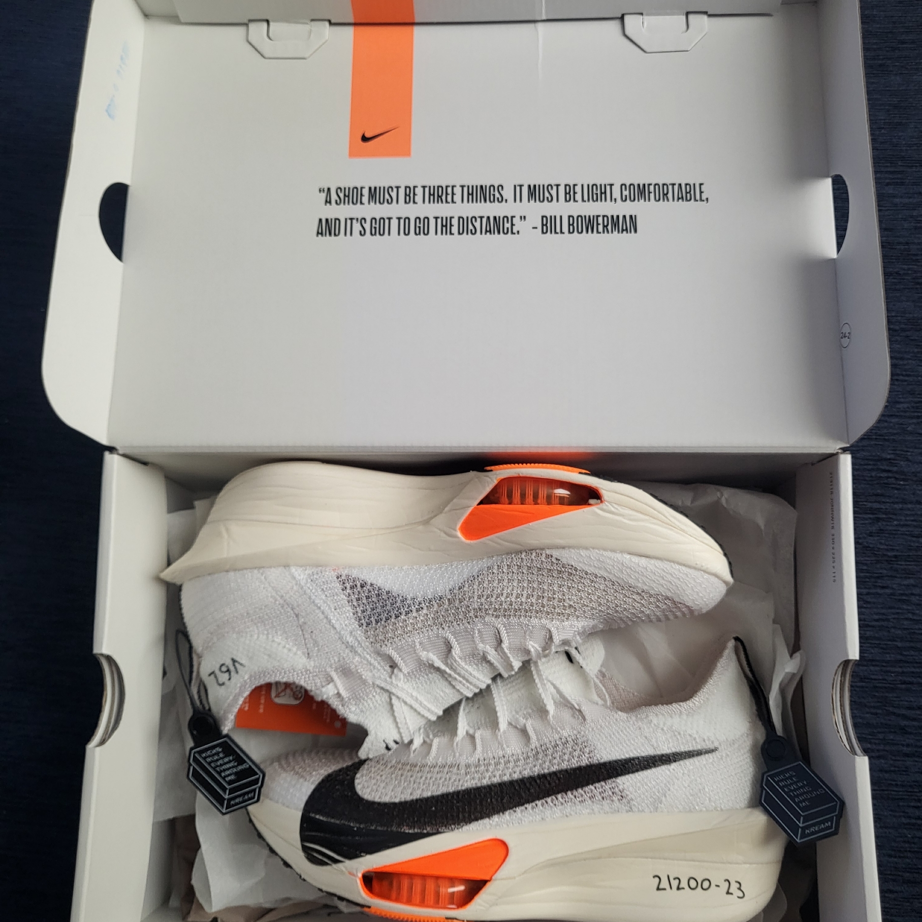 (W) Nike Air Zoom Alphafly Next% 3 Proto White Total Orange 착용 스타일 - 2