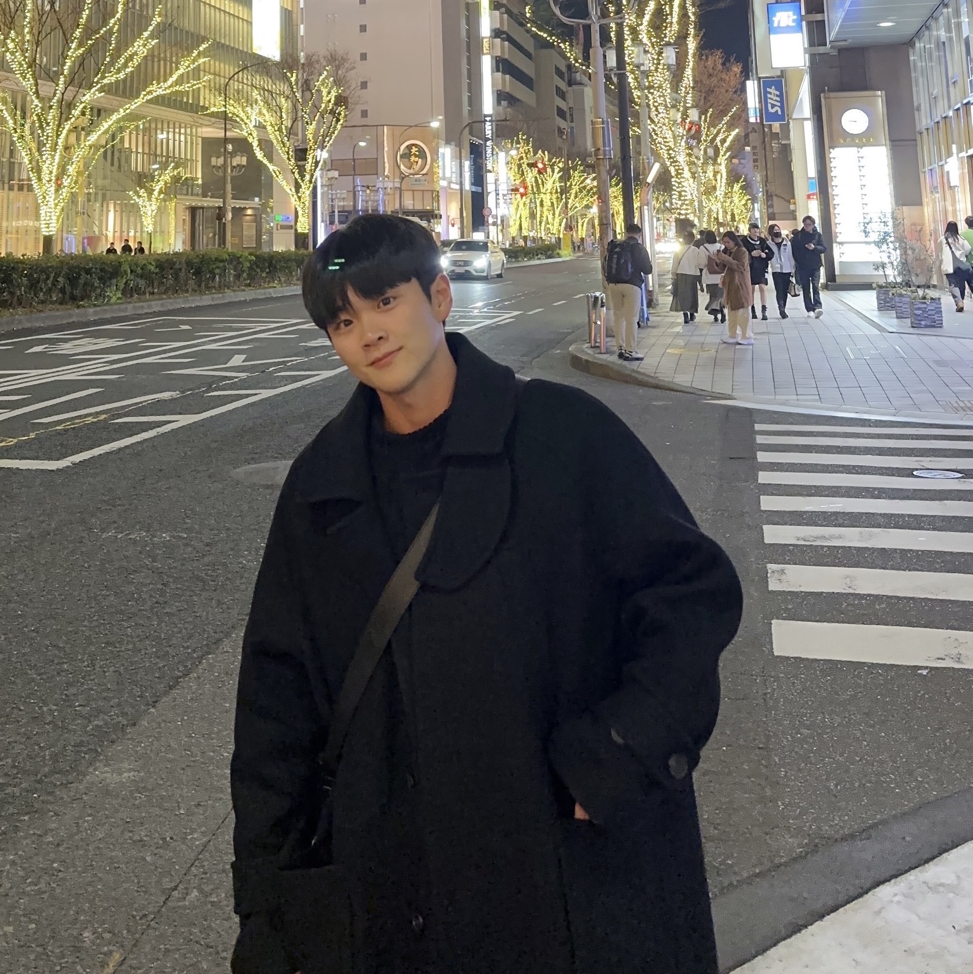Undermycar Legion.02 Balmacaan Oversized Wool Coat Black 착용 스타일