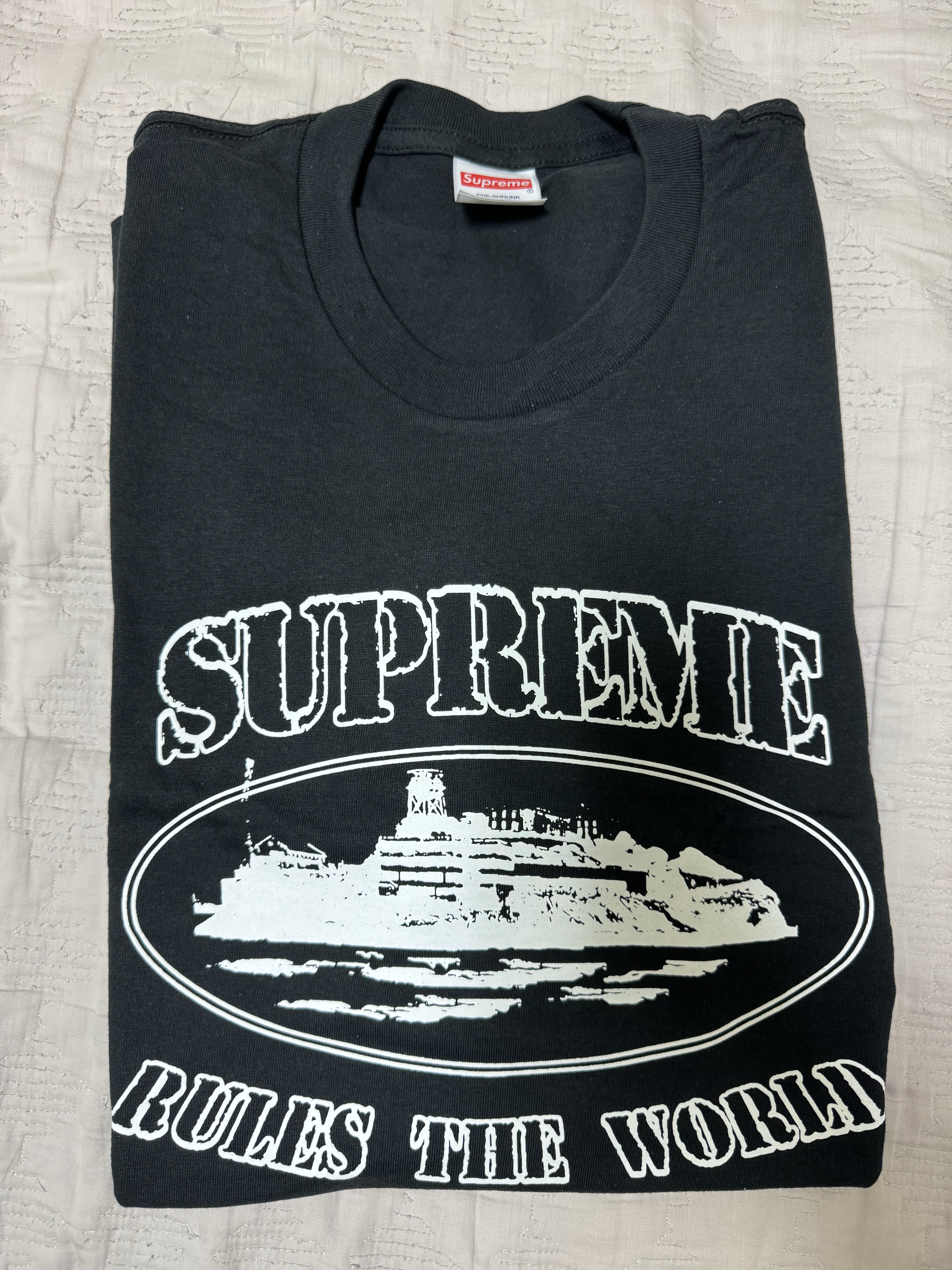 Supreme x Corteiz Rules The World T-Shirt Black - 23FW 착용 스타일