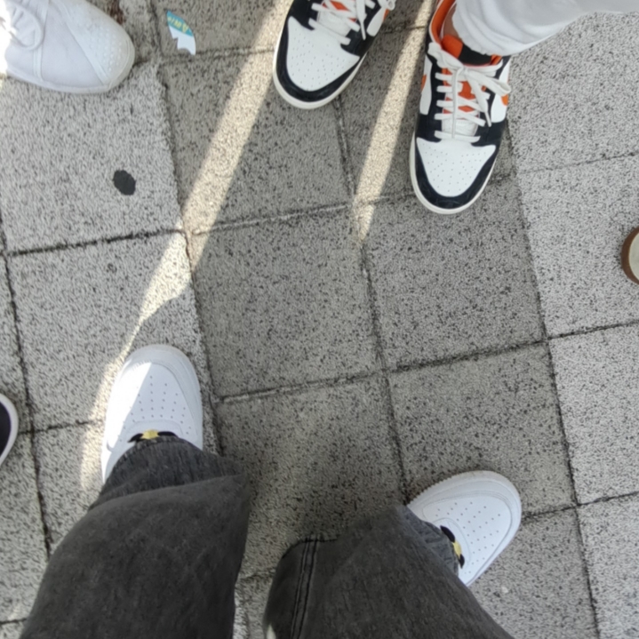 Nike Air Force 1 '07 LV8 40th Anniversary Join Forces White Black, Nike Dunk Low Retro PRM Halloween 착용 스타일 - 2