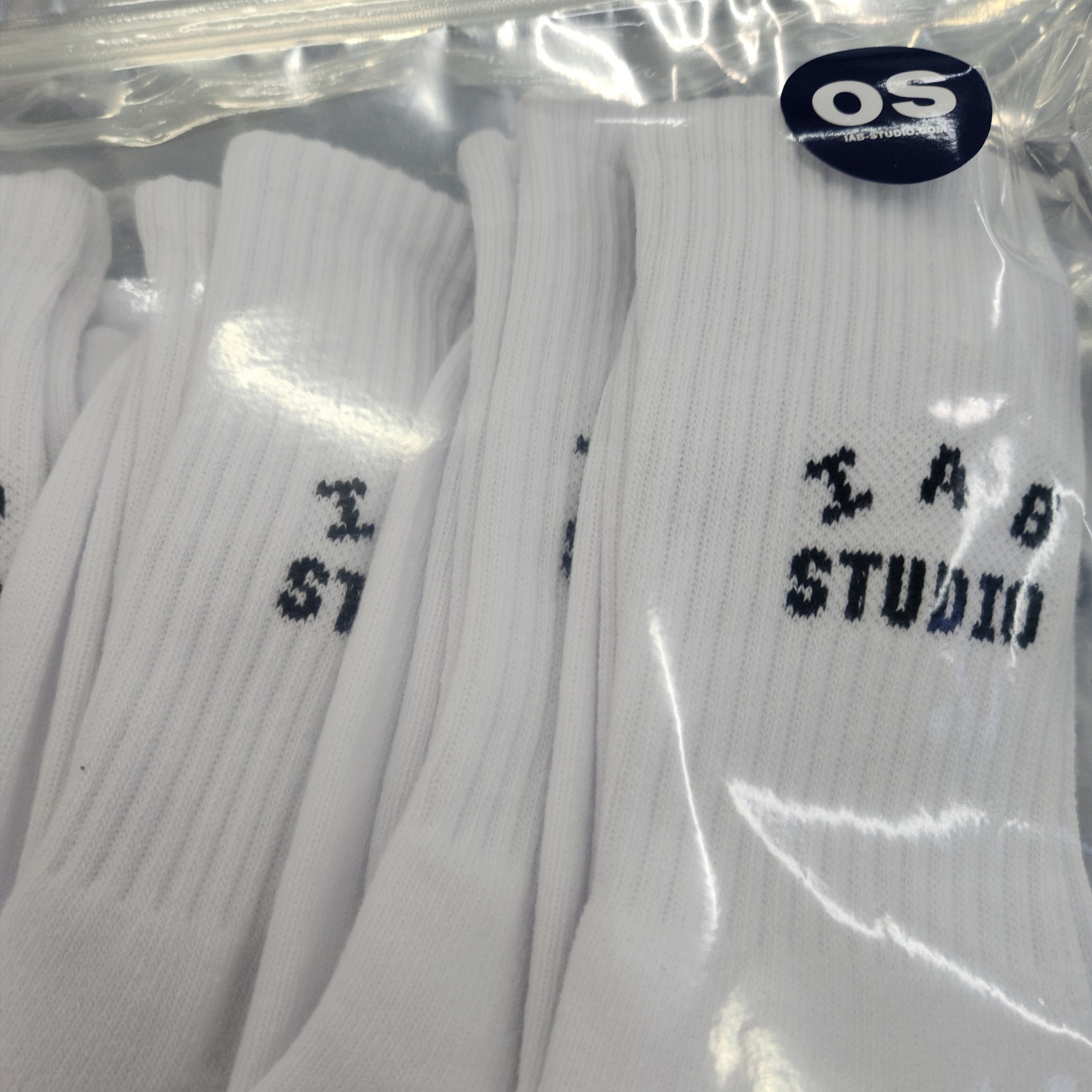 IAB Studio Socks White (5 Pack) 착용 스타일
