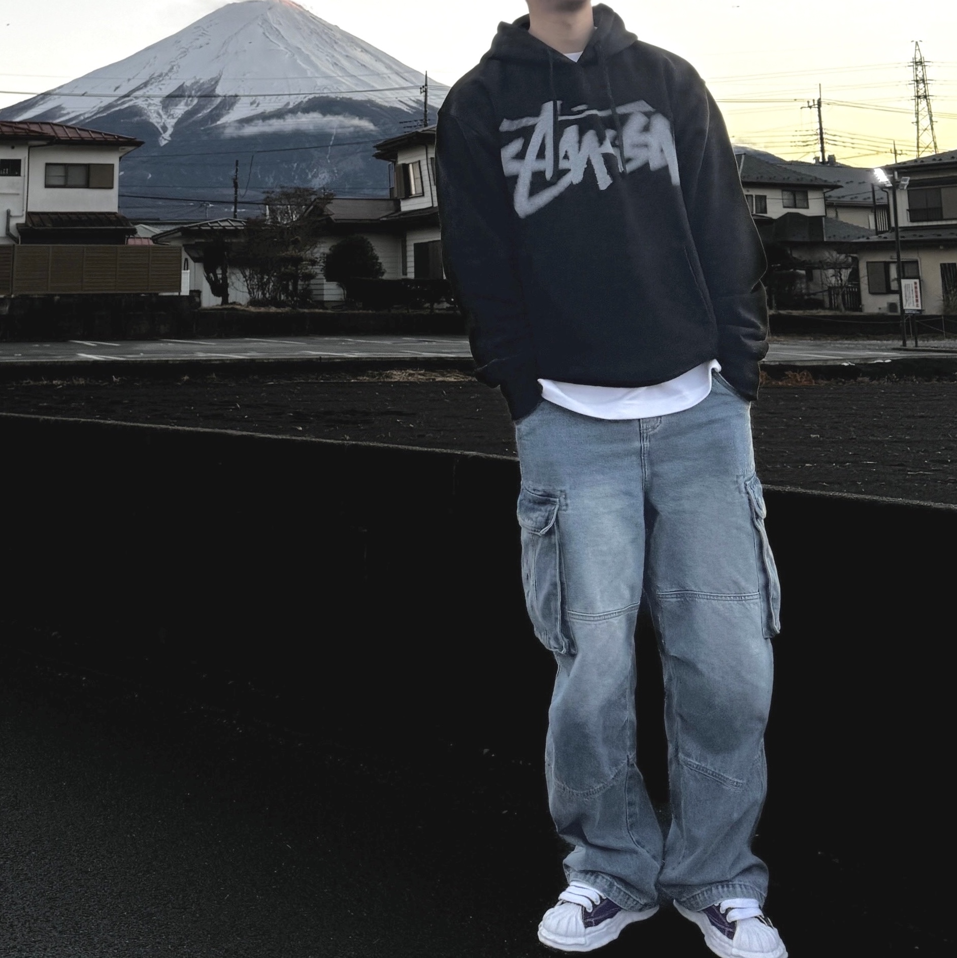 Stussy Dizzy Stock Hoodie Black, Maison Mihara Yasuhiro Blakey OG Sole Canvas Low-top Sneakers Purple 착용 스타일