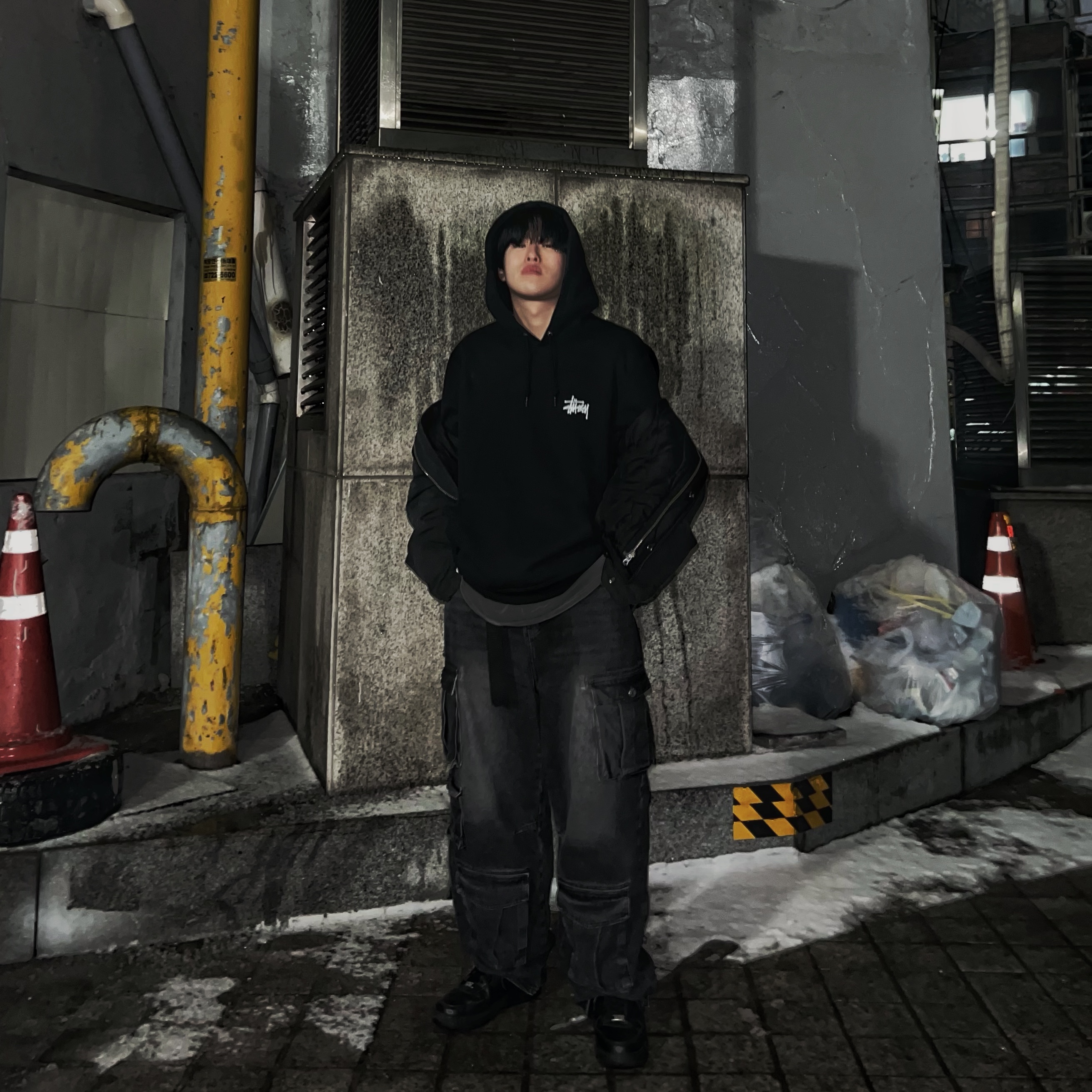 Stussy Basic Stussy Hoodie Black 2021, Nike Air Force 1 '07 Low Triple Black 착용 스타일 - 1