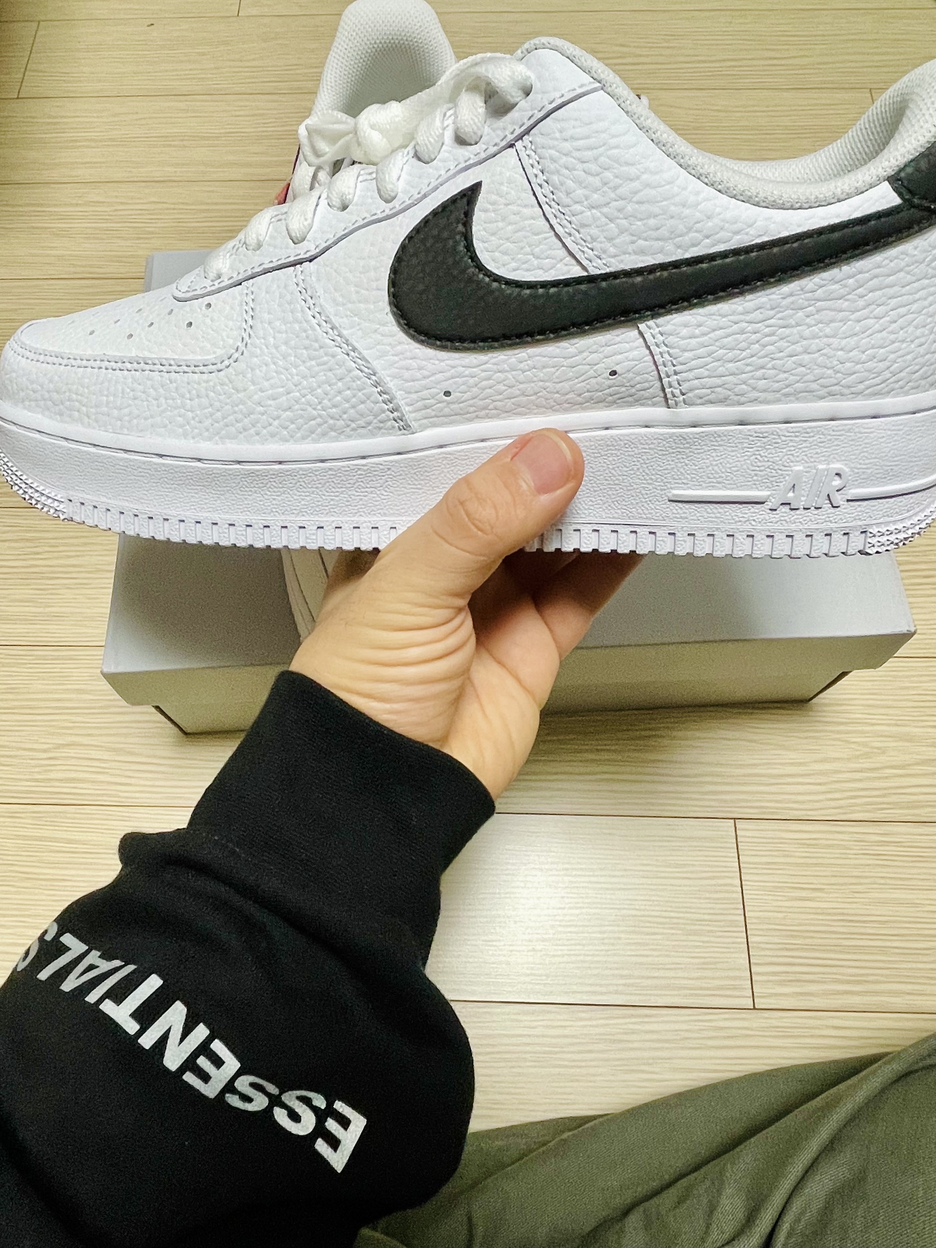 Nike Air Force 1 '07 White Black, Essentials Logo Hoodie - 22FW 착용 스타일 - 2