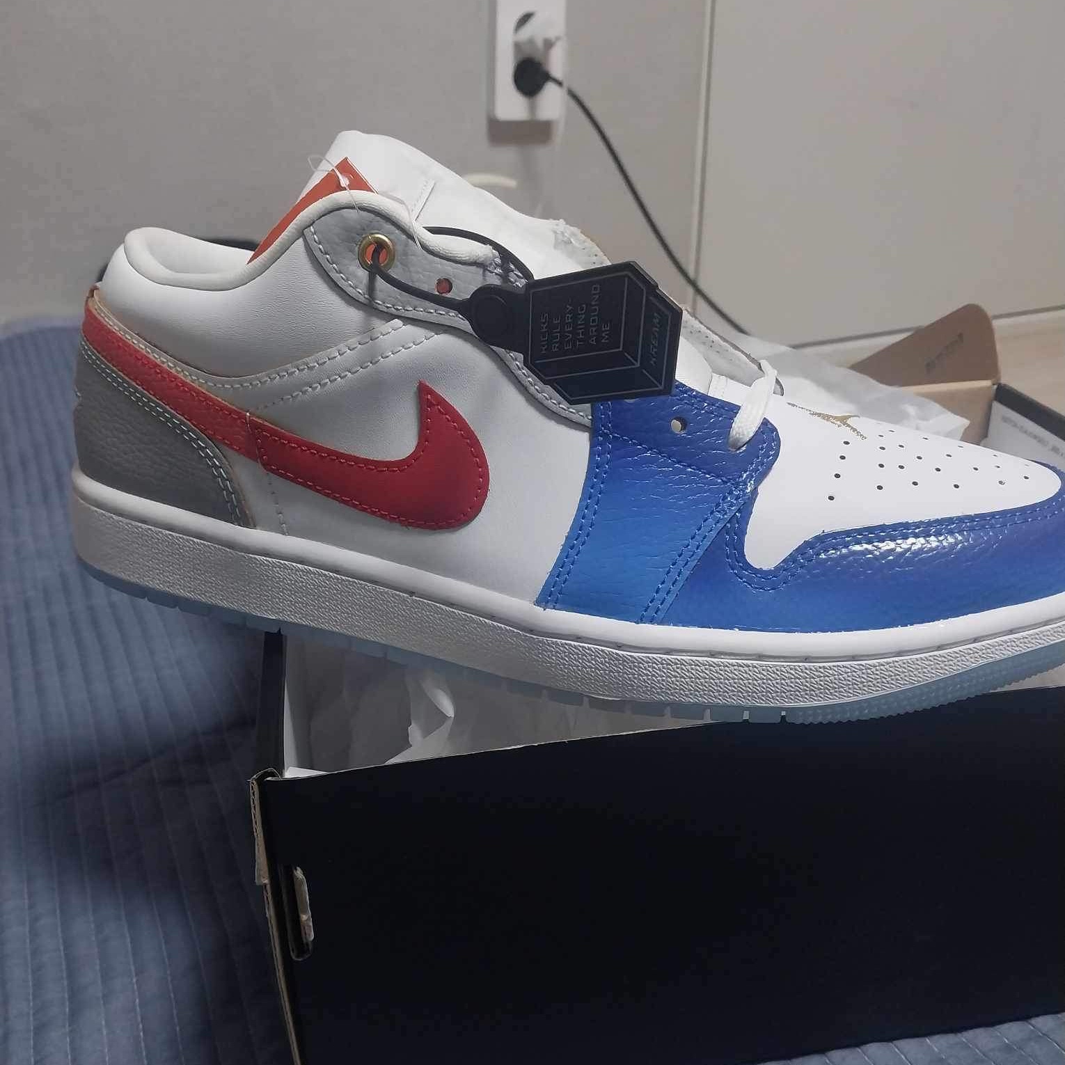 Jordan 1 Low SE White Game Royal University Red 착용 스타일 - 1