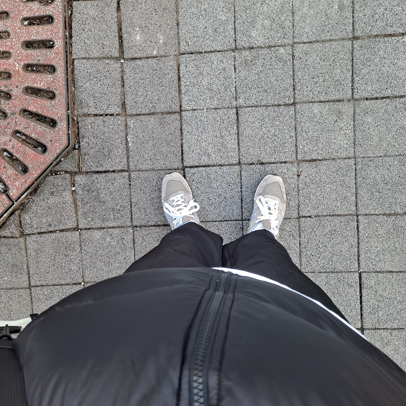 New Balance Made in USA 996 Grey, The North Face On Ball Jacket Black 착용 스타일