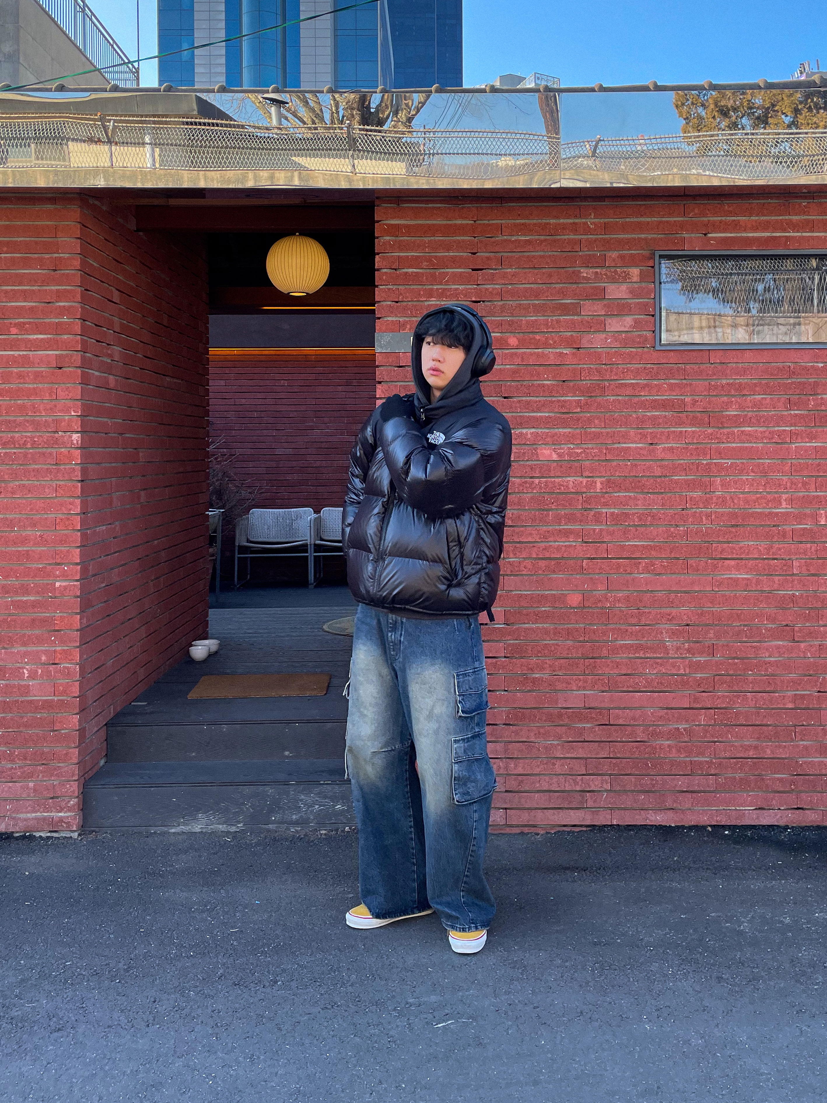 The North Face 1996 Eco Nuptse Jacket Real Black 착용 스타일 - 4