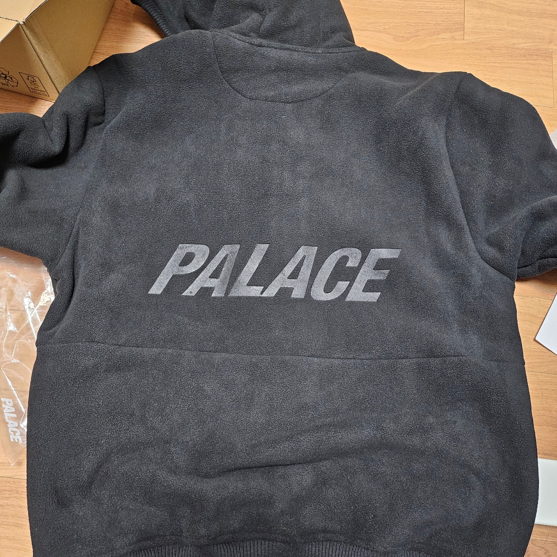 Palace Therma Zip Hood Black - 22FW 착용 스타일 - 2