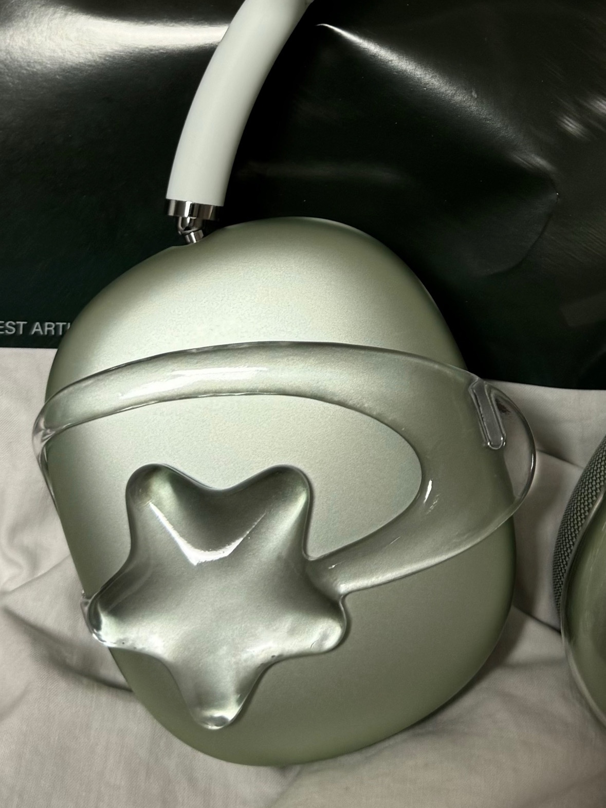 Test Artifact Era Max 003 Clear, Apple AirPods Max Lightning Silver (Korean Ver.) 착용 스타일 - 5