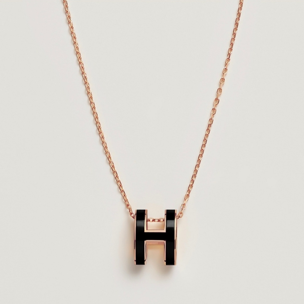 (W) Hermes Pop H Pendant Rose Gold & Noir 착용 스타일 - 1