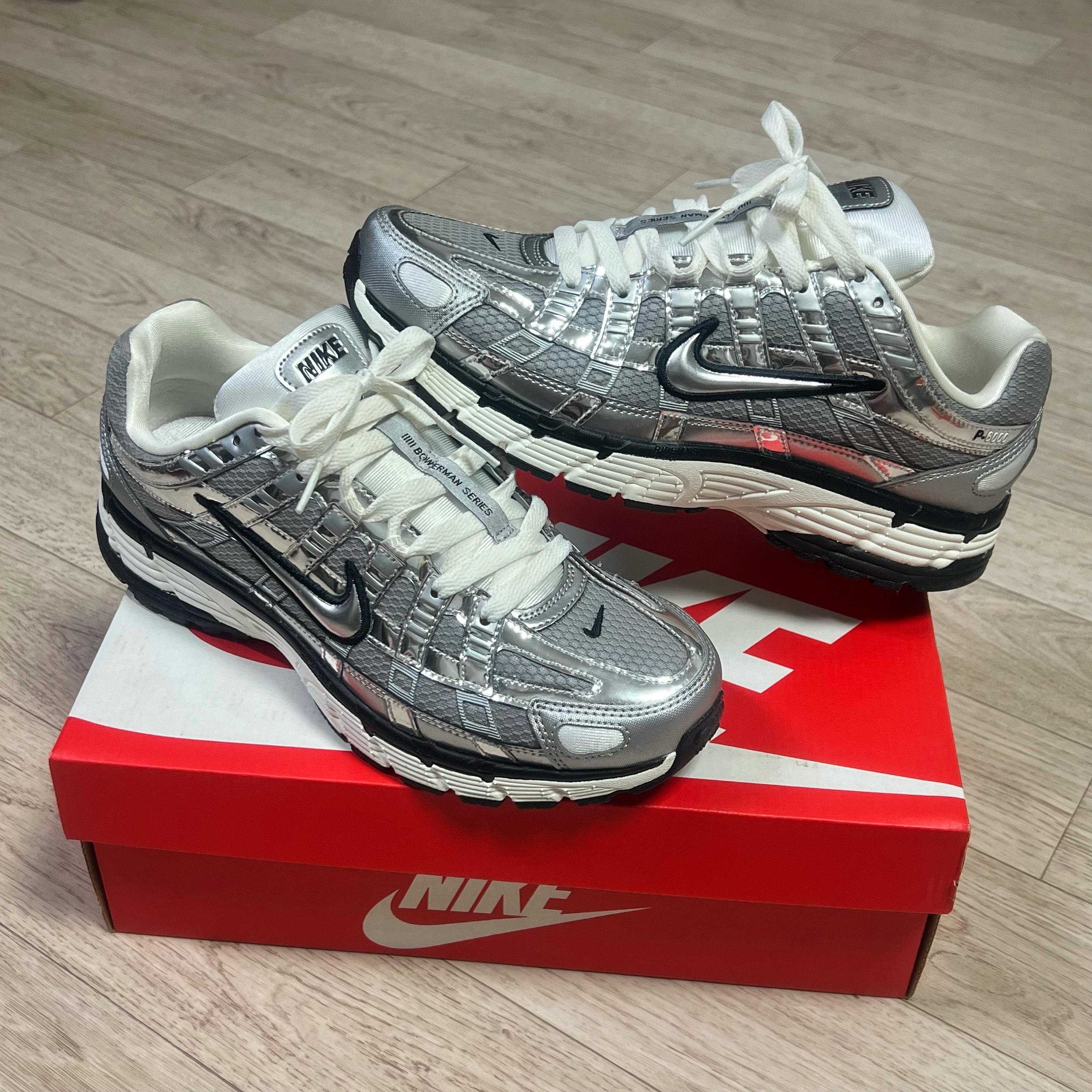 Nike P-6000 Metallic Silver 착용 스타일