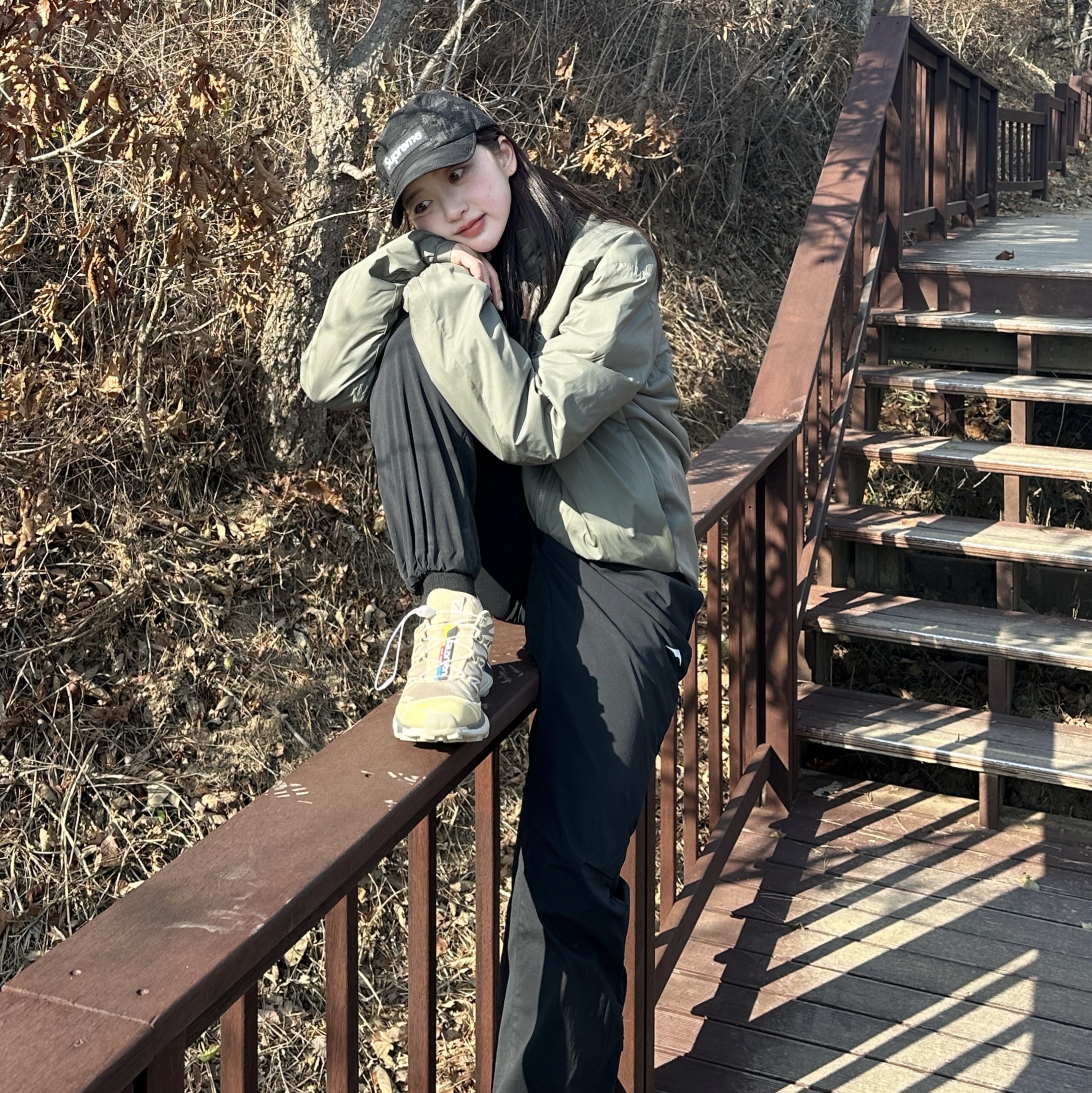 Supreme Broken Camo Camp Cap Black - 22SS, Salomon XT-6 Clear Safari Vanila Ice 착용 스타일 - 1