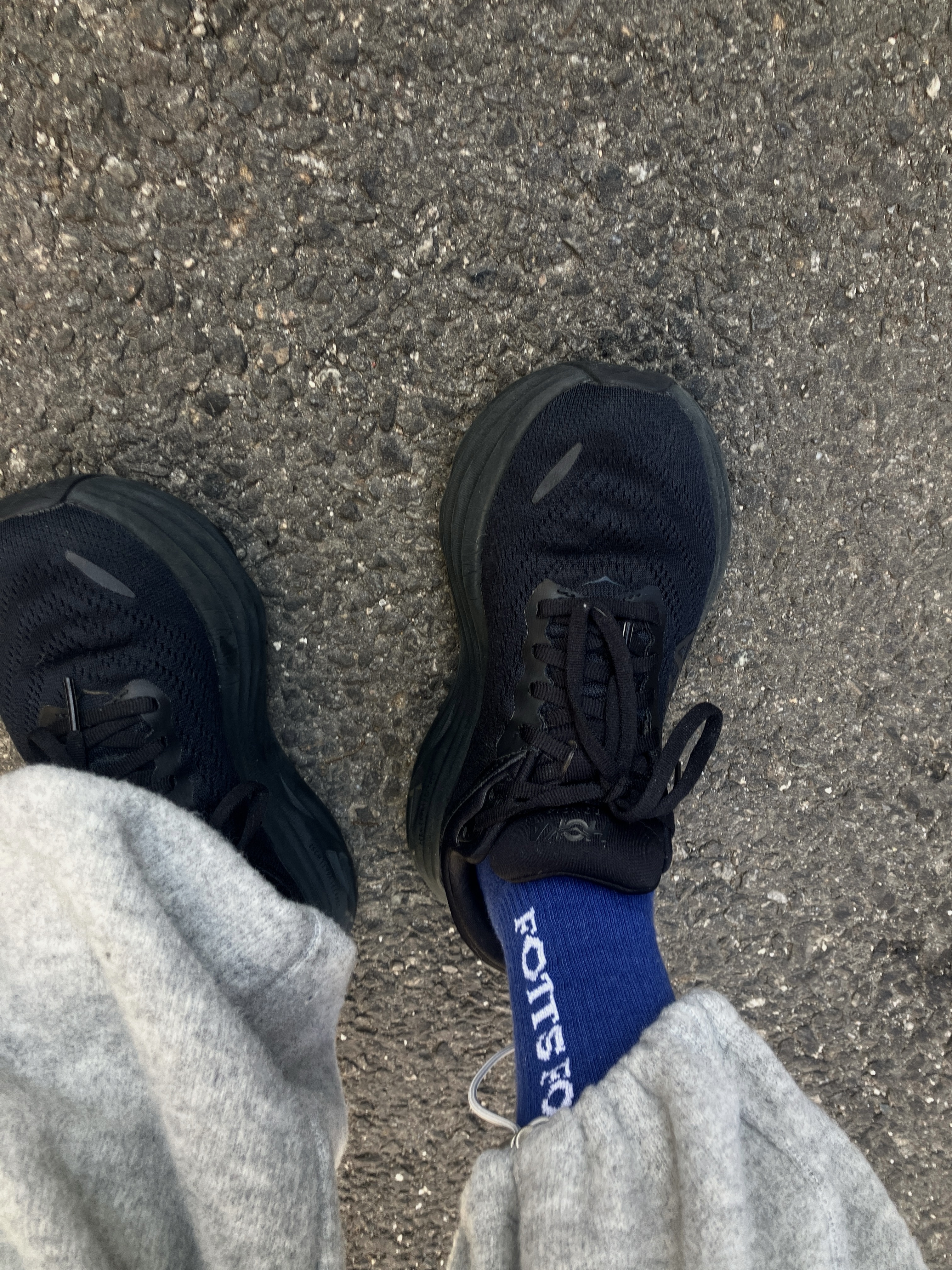 (W) Hoka Bondi 8 Black - Wide 착용 스타일