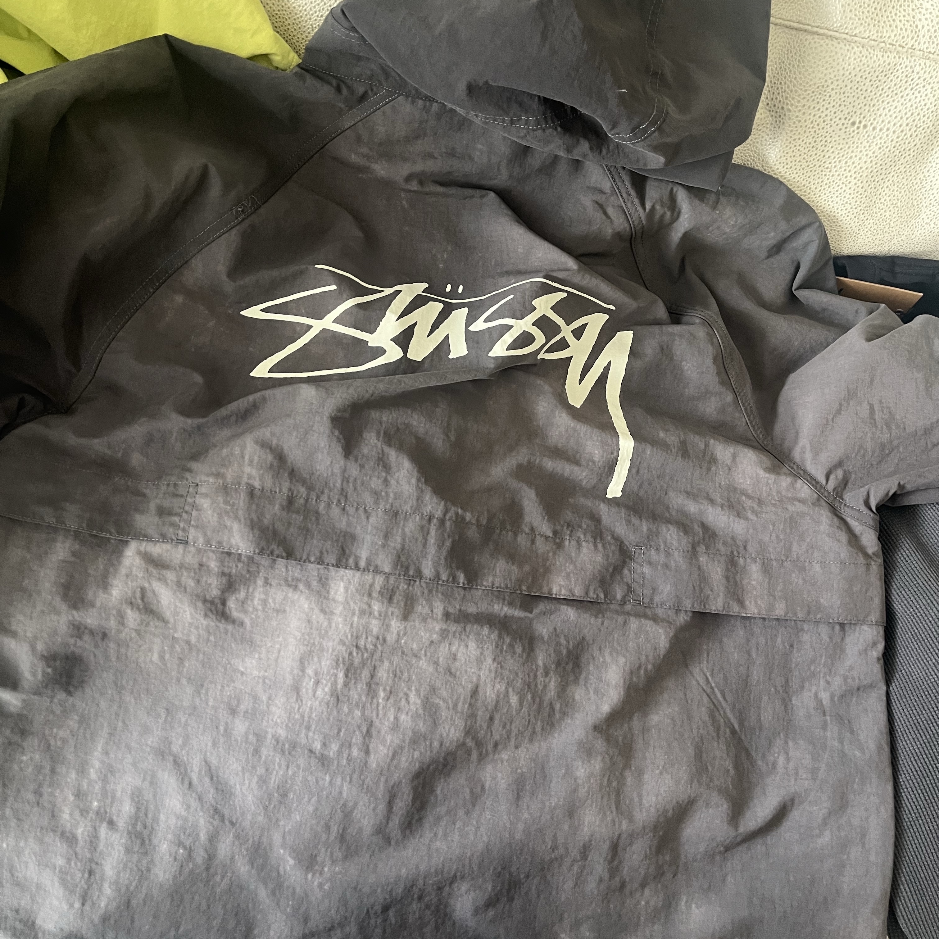 Stussy Wave Dye Beach Shell Jacket Bone, Stussy Wave Dye Beach Shell Jacket Lime 착용 스타일 - 6