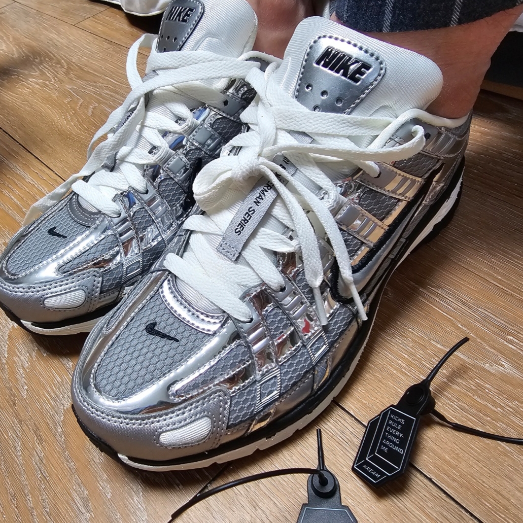 Nike P-6000 Metallic Silver 착용 스타일 - 1