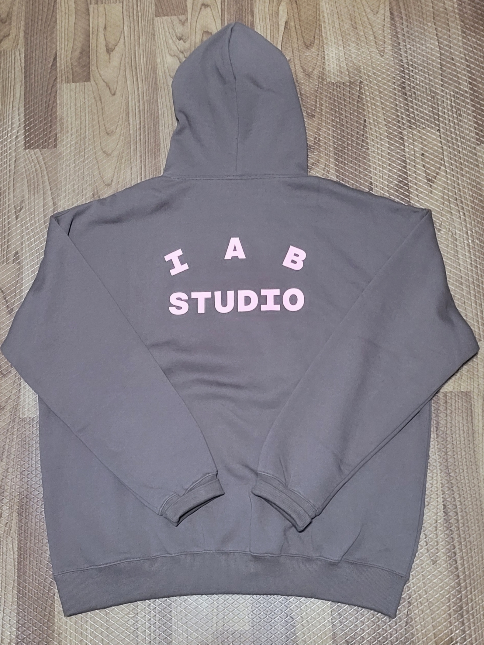 IAB Studio Hoodie Choco - Harajuku Exclusive 착용 스타일 - 2
