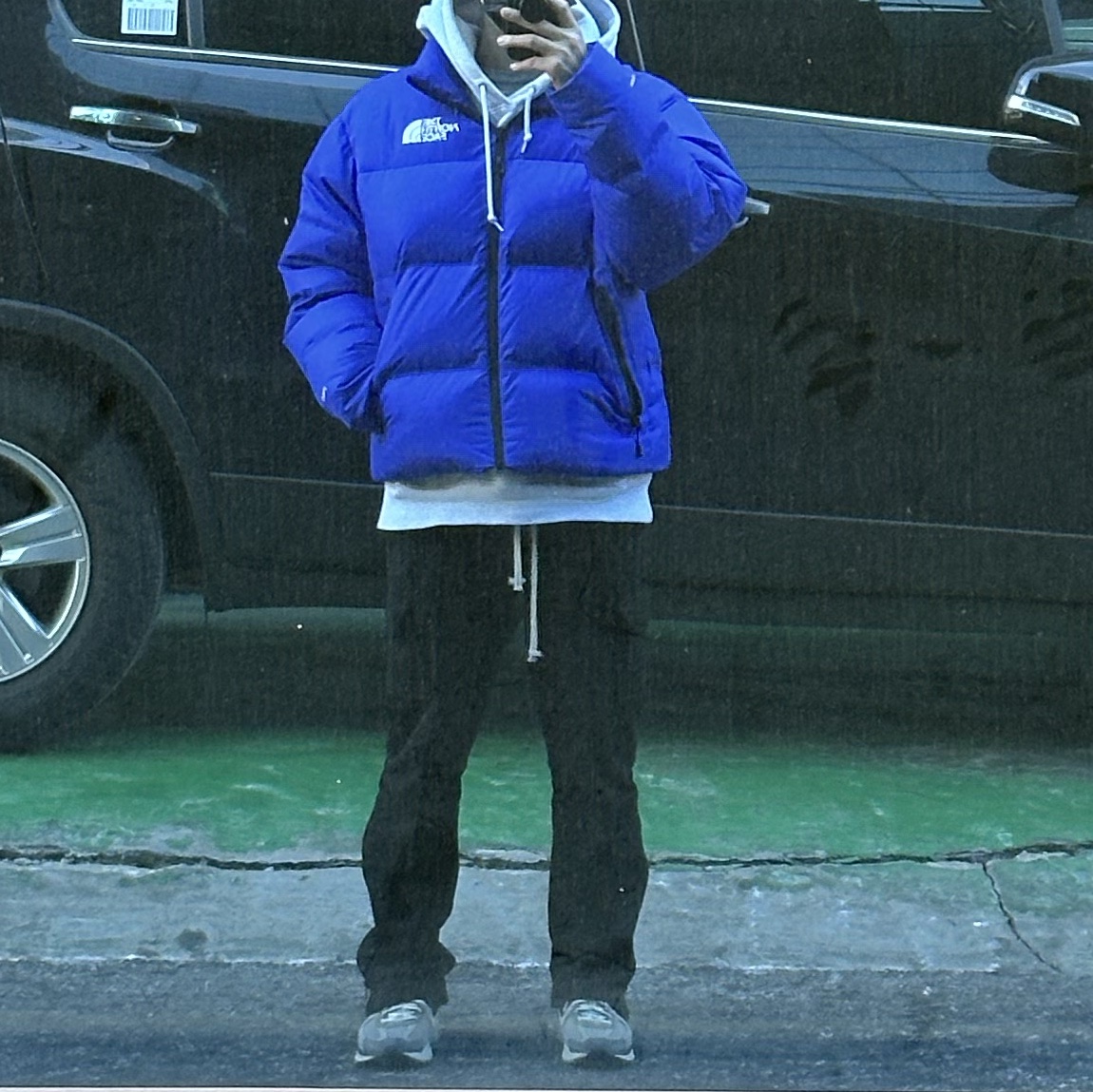 The North Face RMST Nuptse Jacket Lapis Blue, (W) Nike Zoom Vomero 5 Cobblestone and Flat Pewter 착용 스타일 - 2