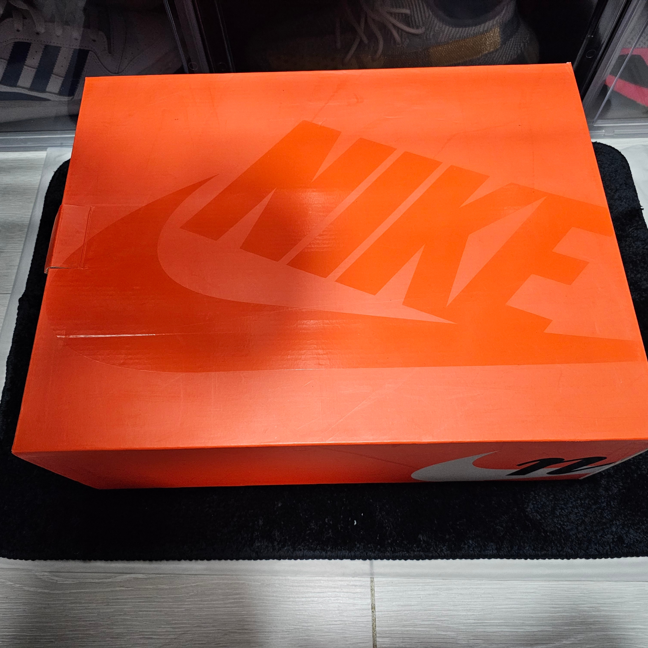 Nike x Sacai x Jean Paul Gaultier VaporWaffle Black White 착용 스타일 - 1