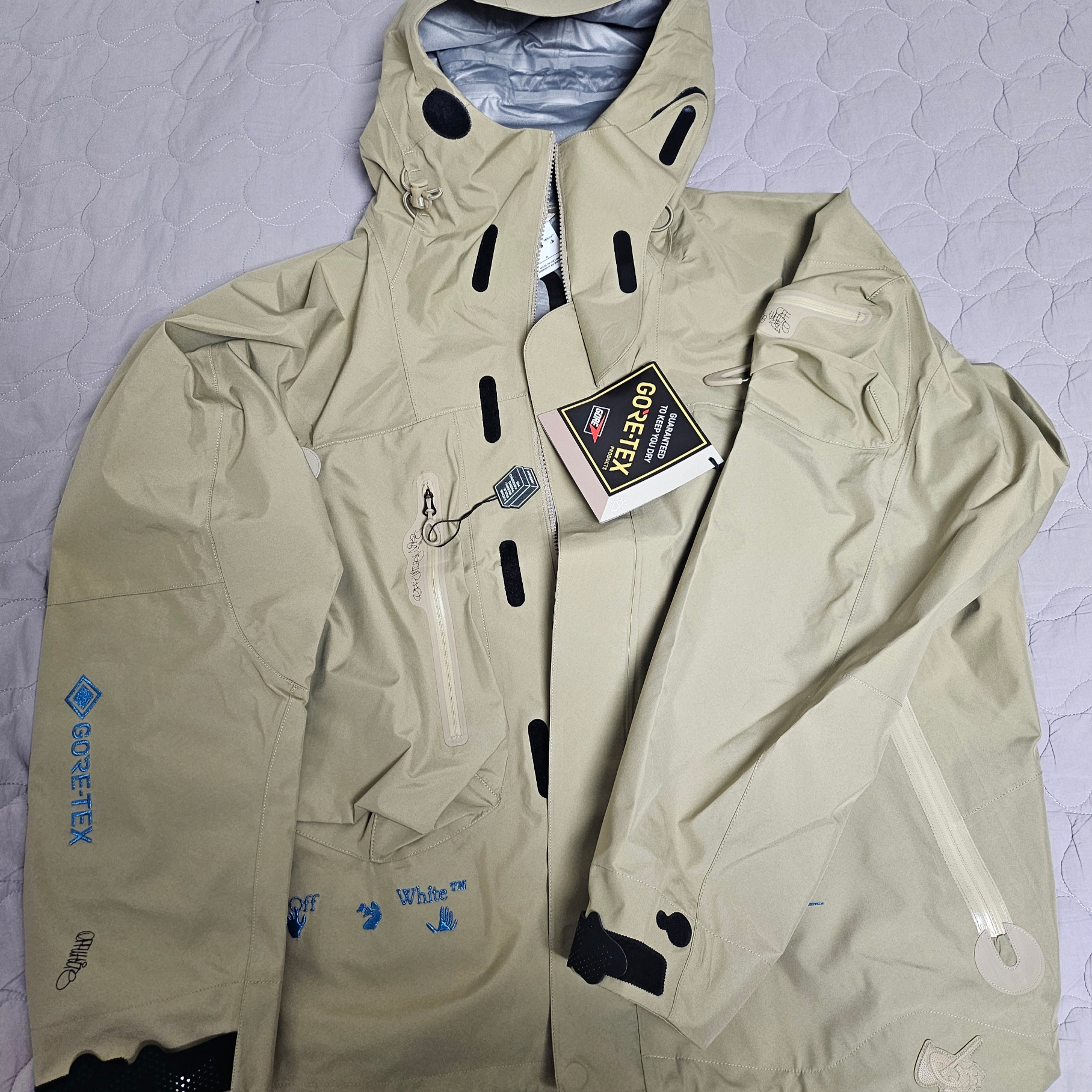 Nike x Off-White NRG Gore-Tex Jacket Khaki - Asia 착용 스타일