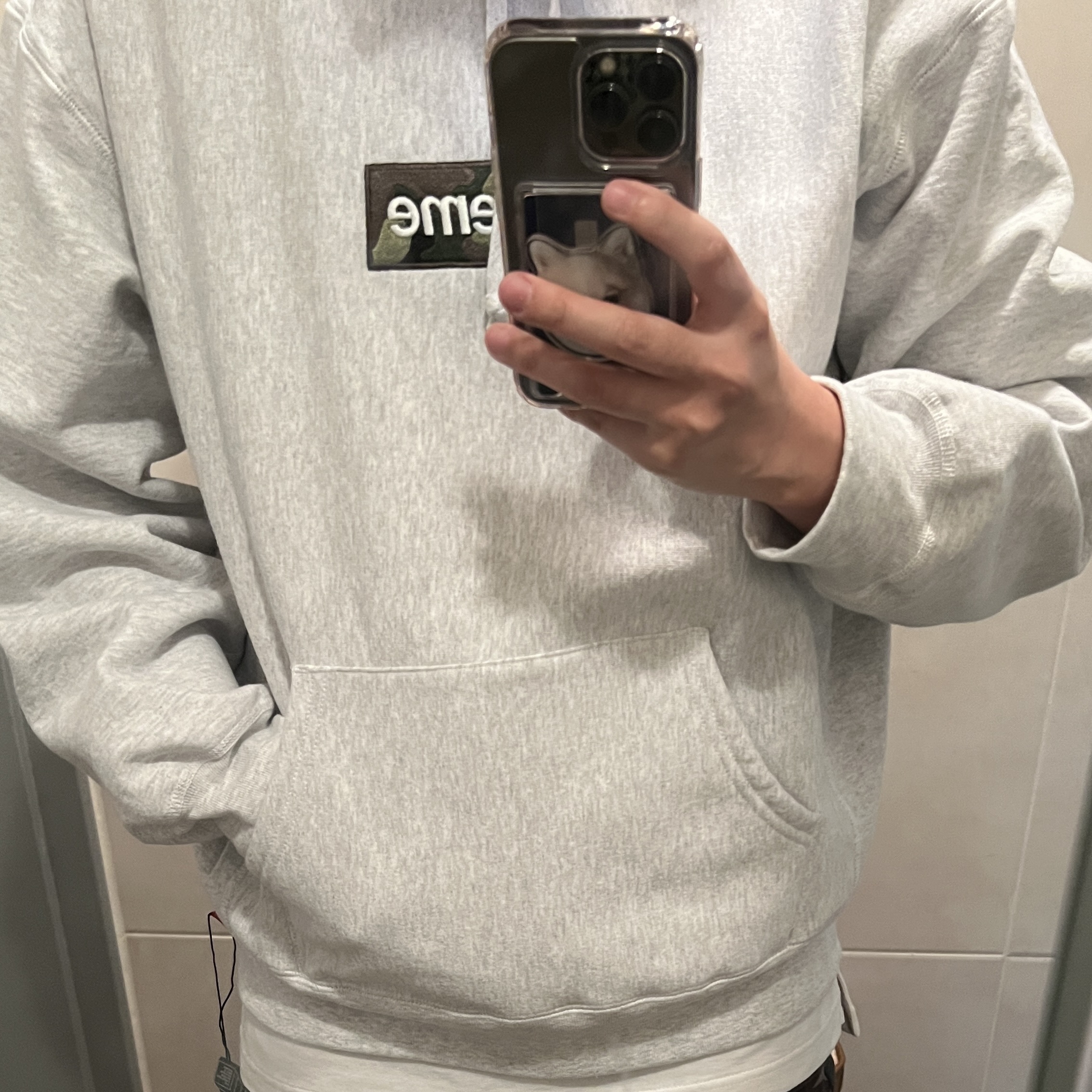 Supreme Box Logo Hooded Sweatshirt Ash Grey - 23FW 착용 스타일 - 2