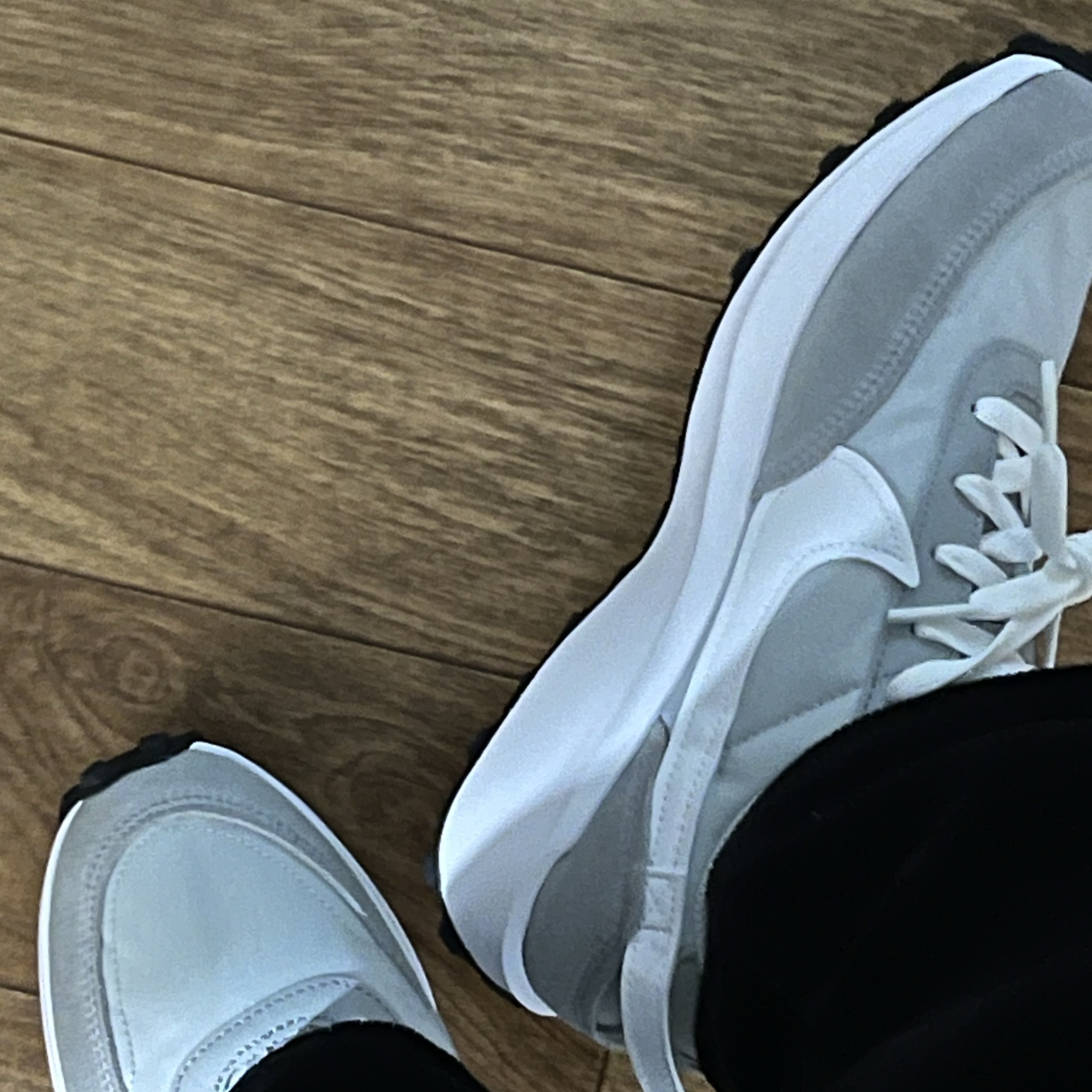 Nike Waffle Debut Grey Fog White 착용 스타일 - 1