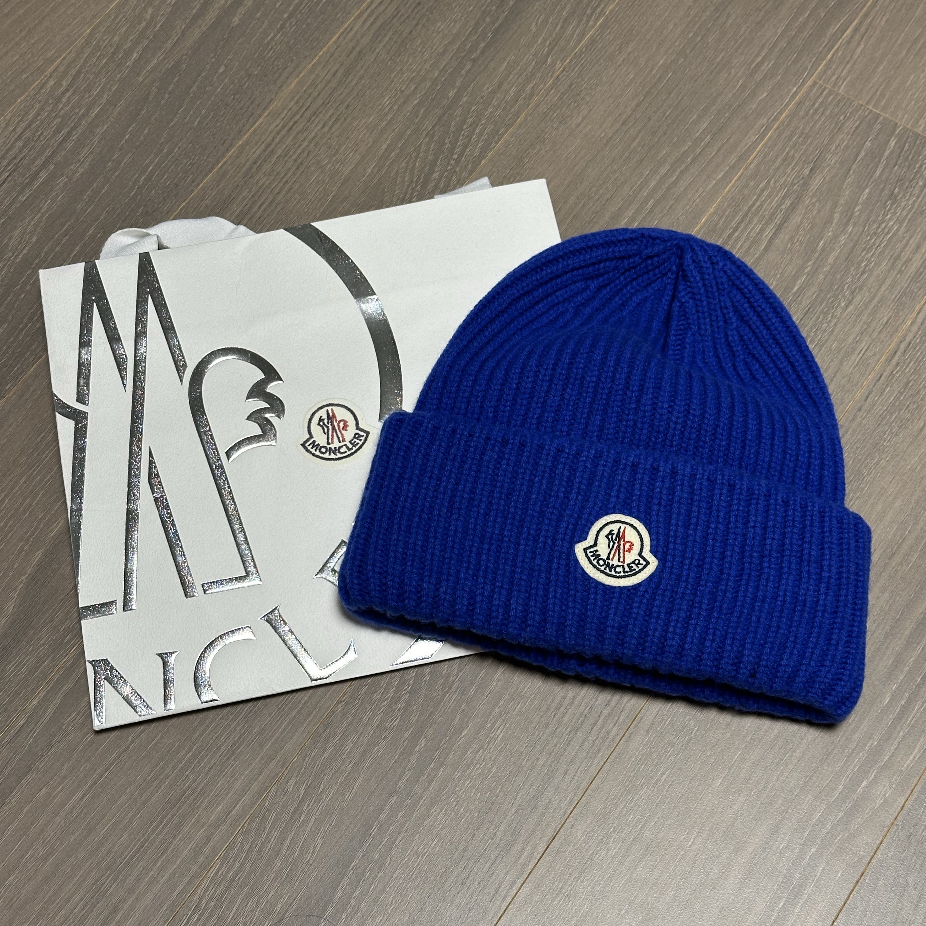 Moncler Wool & Cashmere Beanie Royal Blue - 23FW 착용 스타일