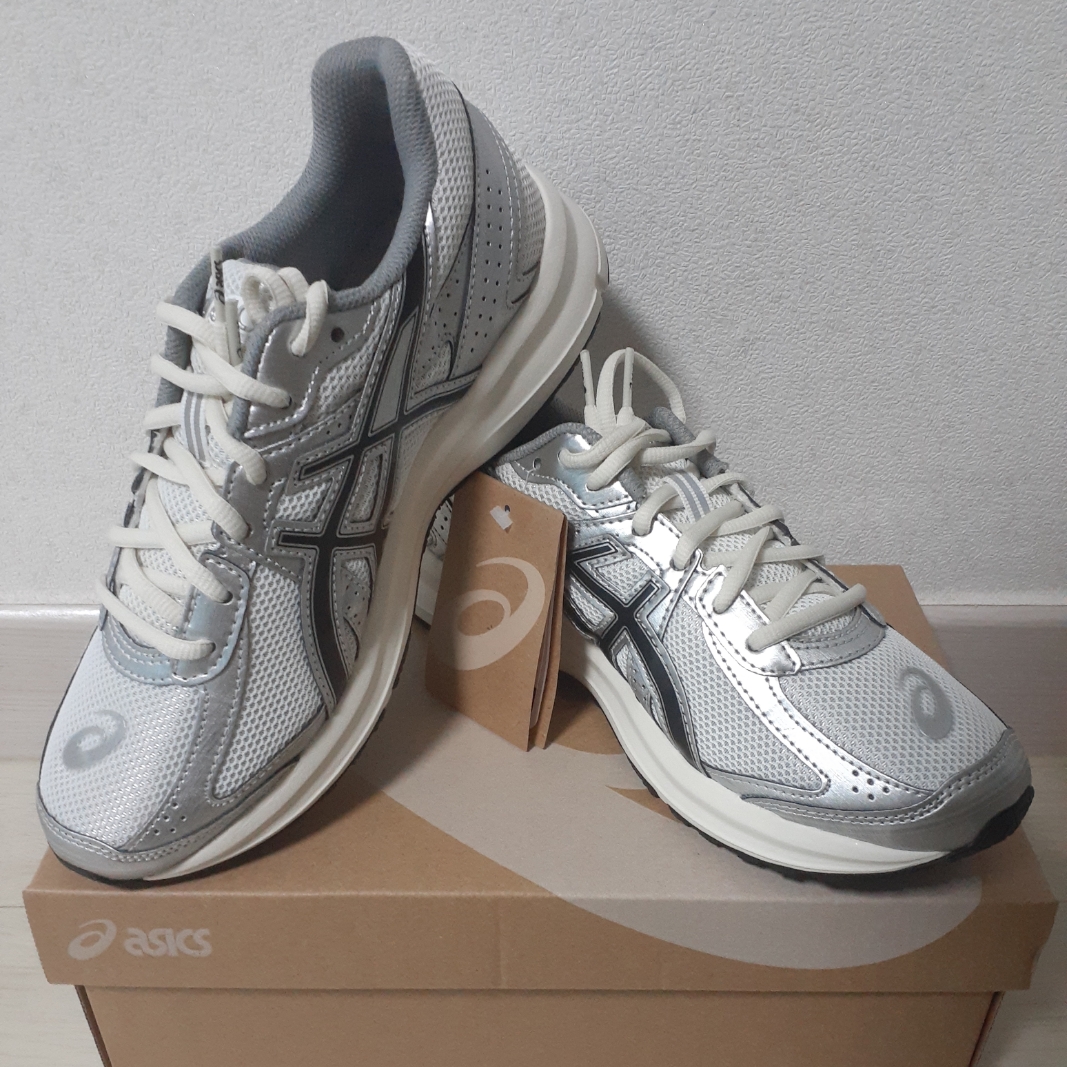 Asics Jog 100 S White Black - 2E Wide 착용 스타일