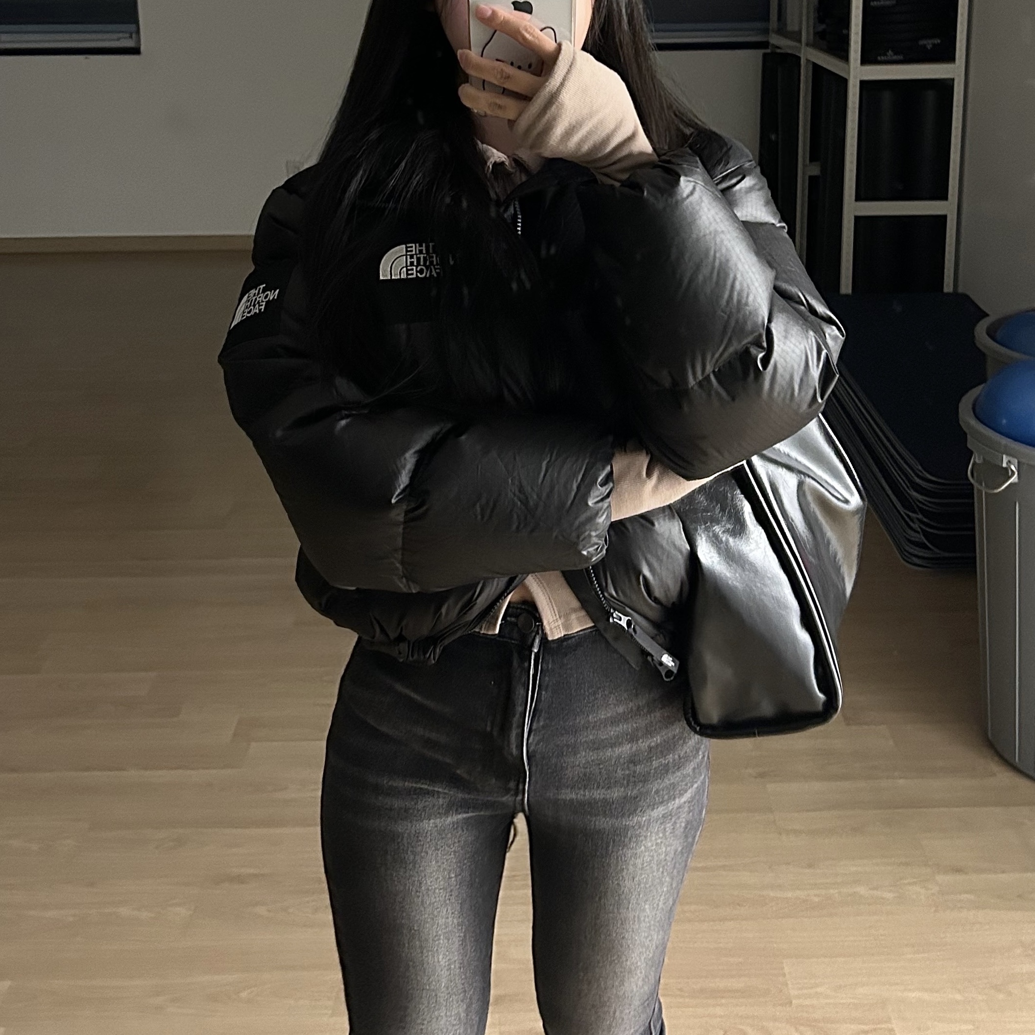 (W) The North Face White Label Novelty Nuptse Down Jacket Black 착용 스타일