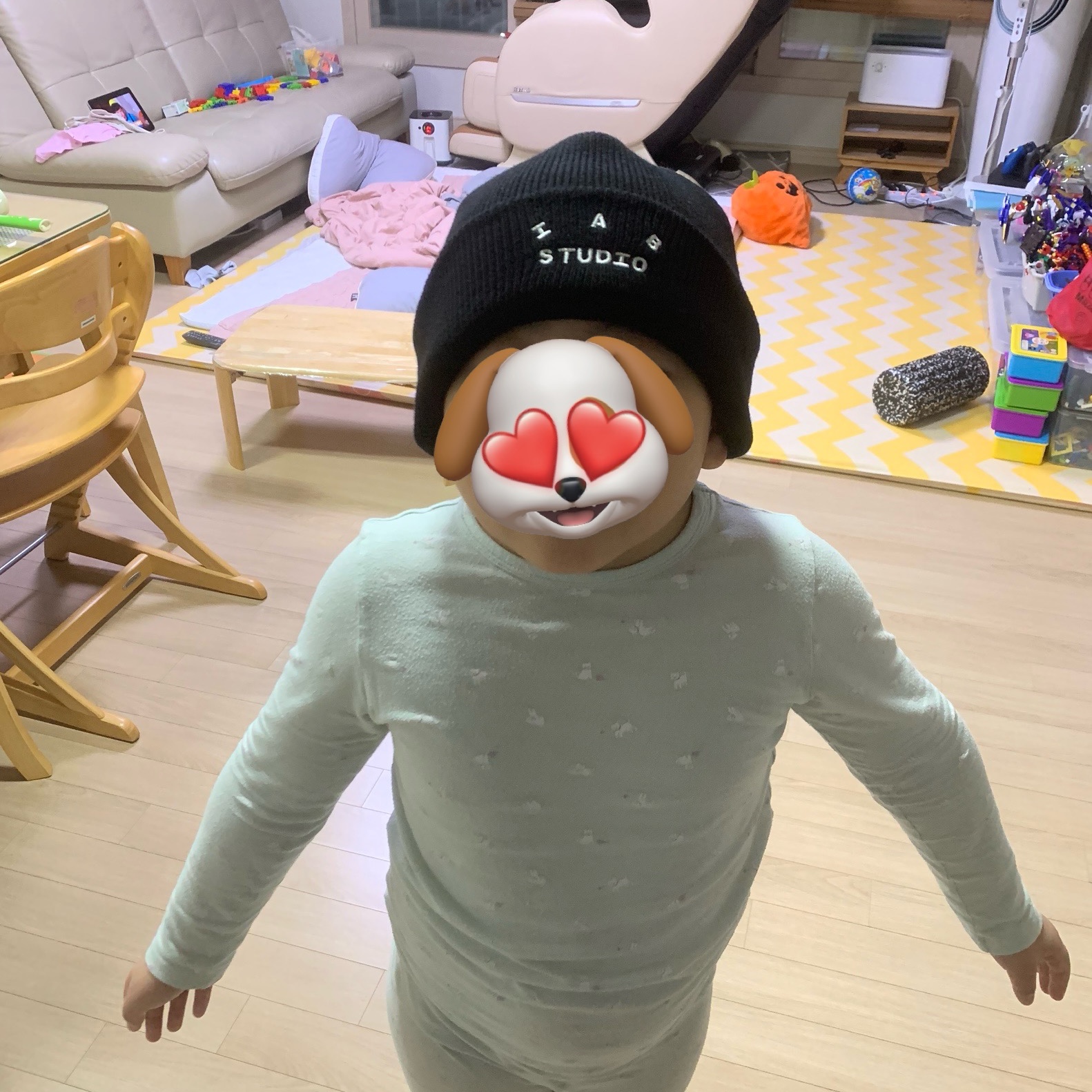 IAB Studio Beanie Black White 착용 스타일