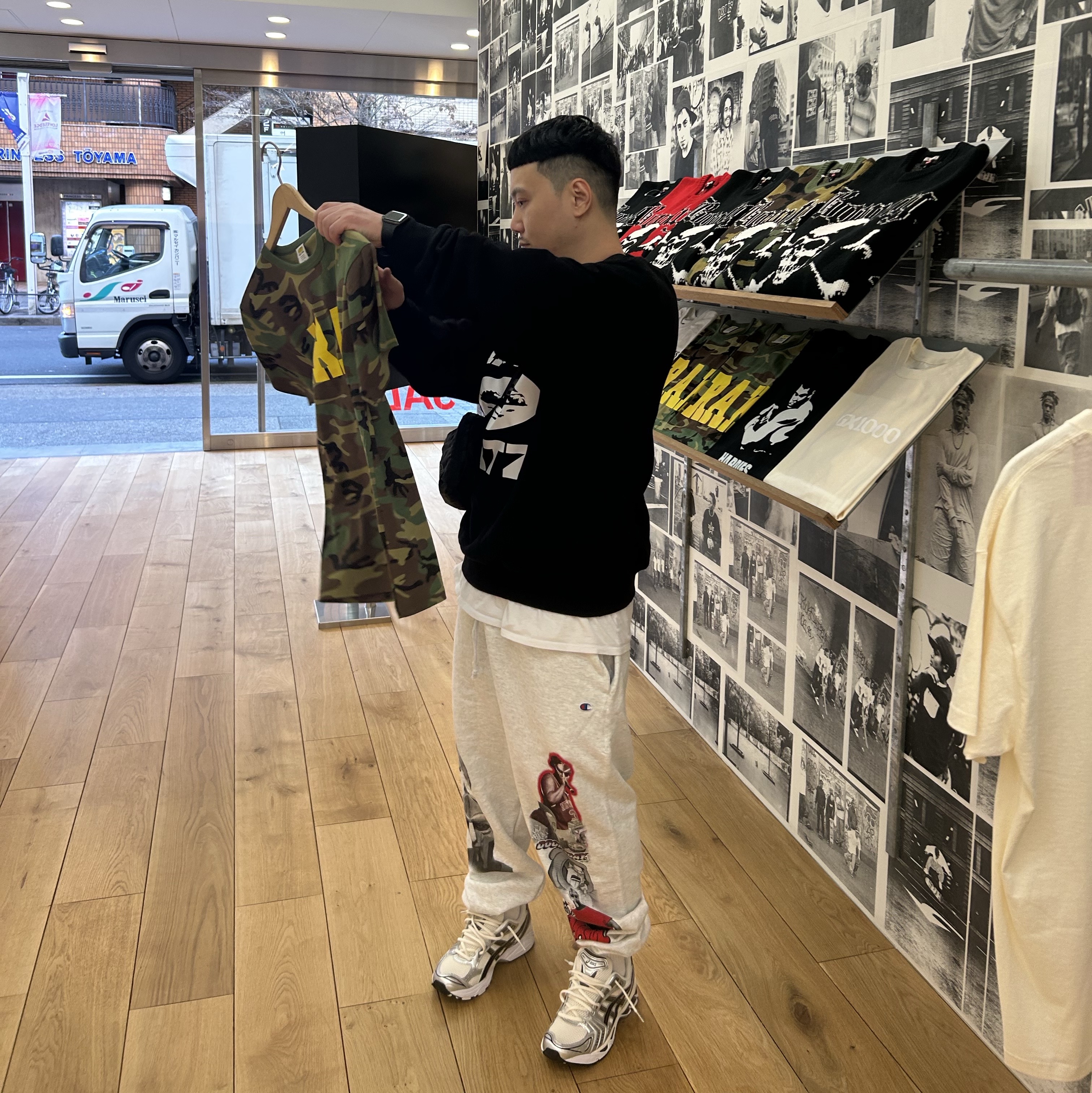 Asics Gel-Kayano 14 Cream Black, Supreme Seoul Box Logo T-Shirt White - 23FW 착용 스타일 - 4