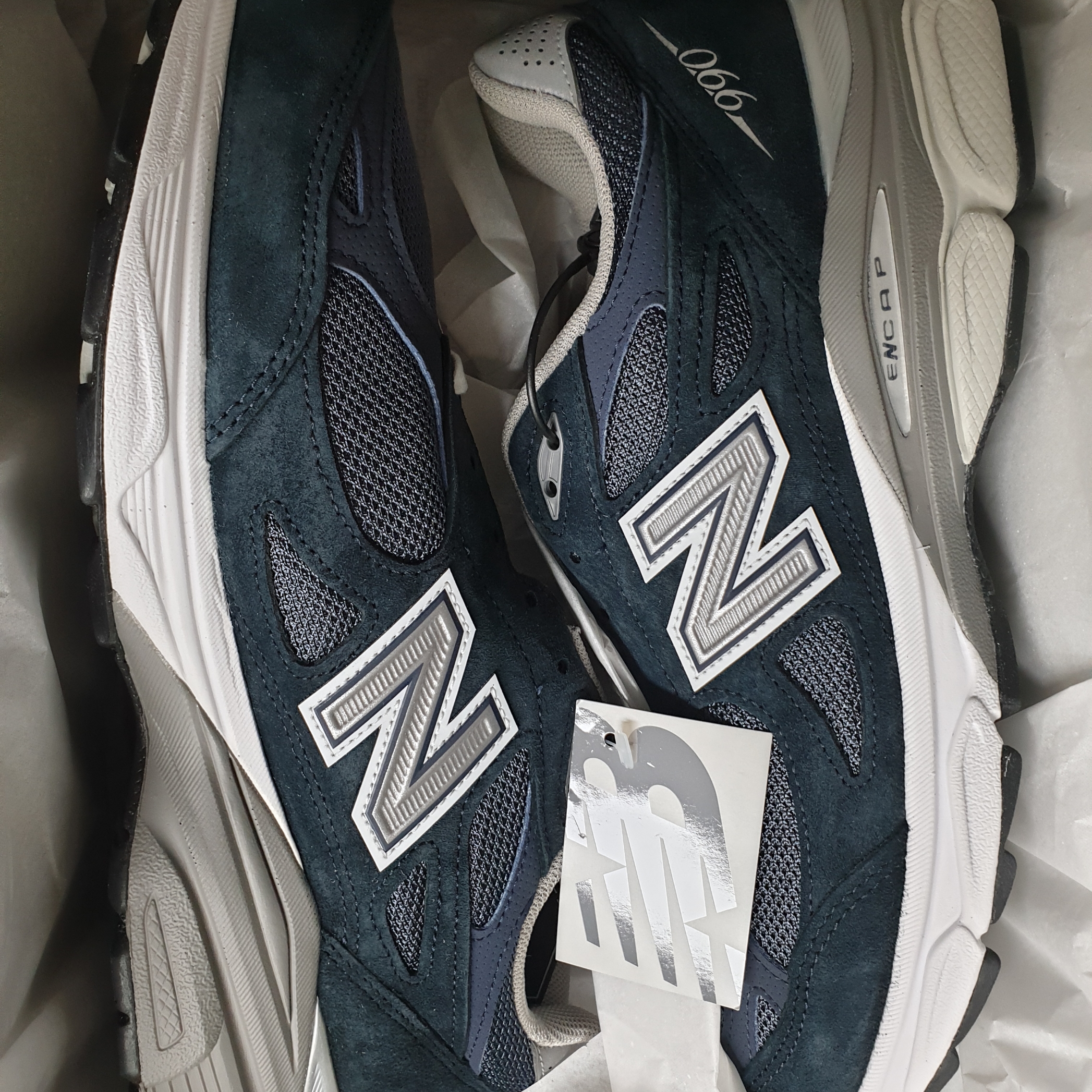 New Balance 990v3 Made in USA Navy - D Standard 착용 스타일