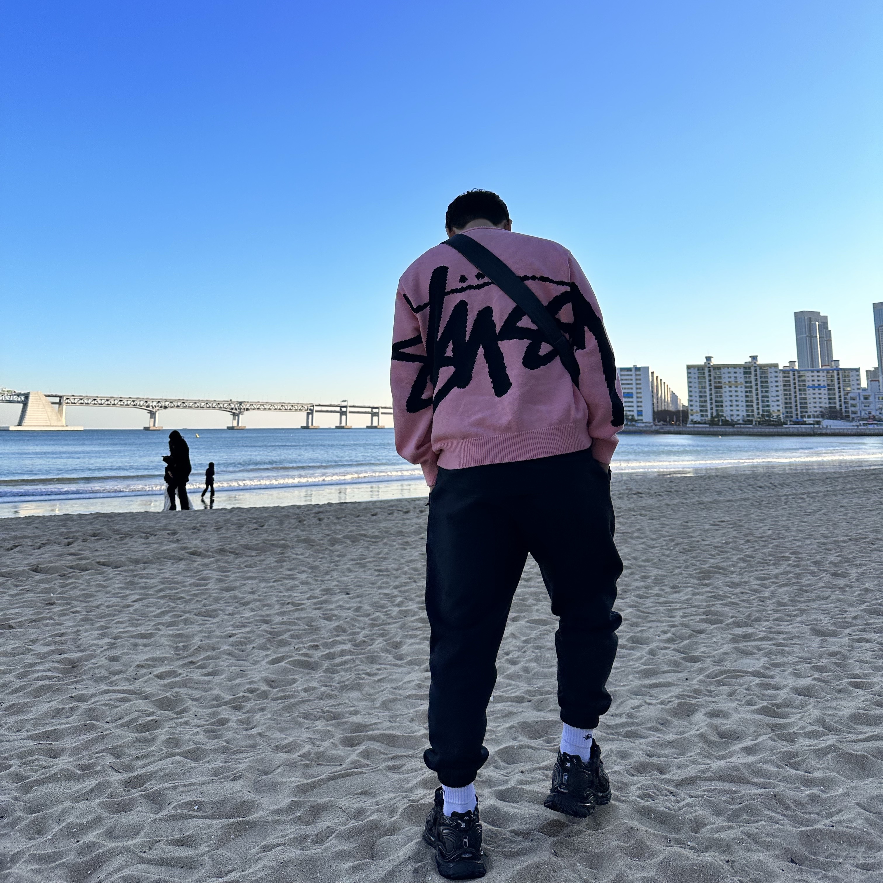 Stussy Stock Sweater Pink 착용 스타일