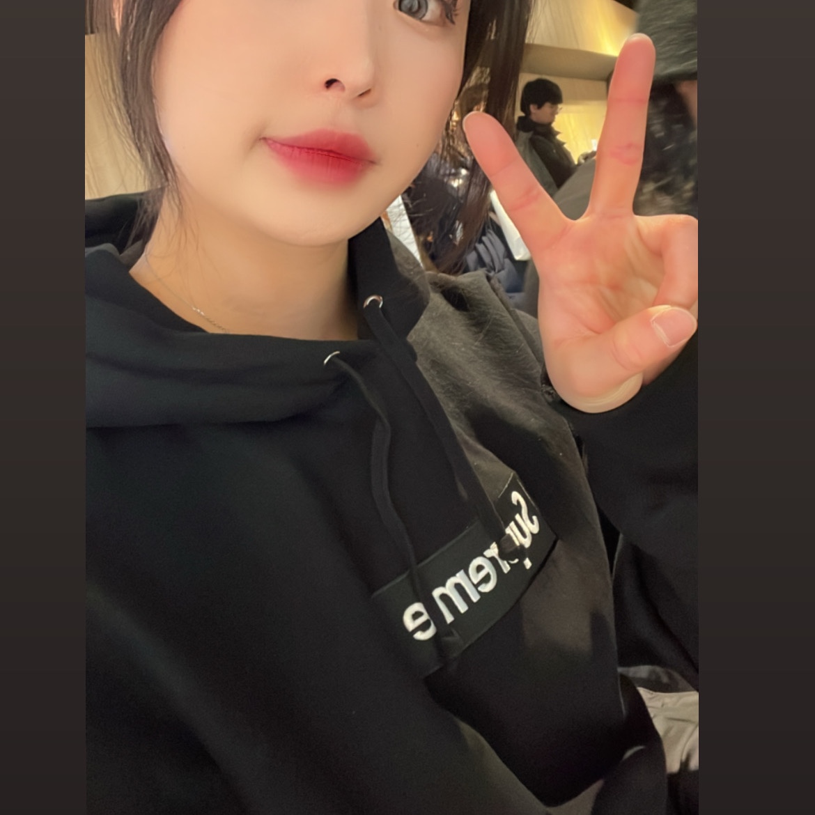Supreme Box Logo Hooded Sweatshirt Black - 23FW, The North Face 1996 Retro Nuptse Vest Black 착용 스타일 - 2
