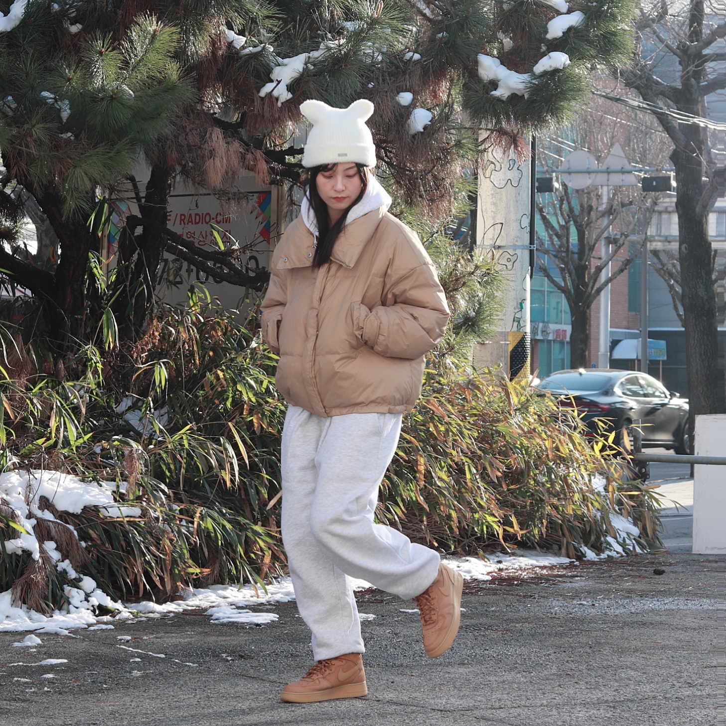 Nike Air Force 1 Mid '07 WB Flax 착용 스타일 - 2