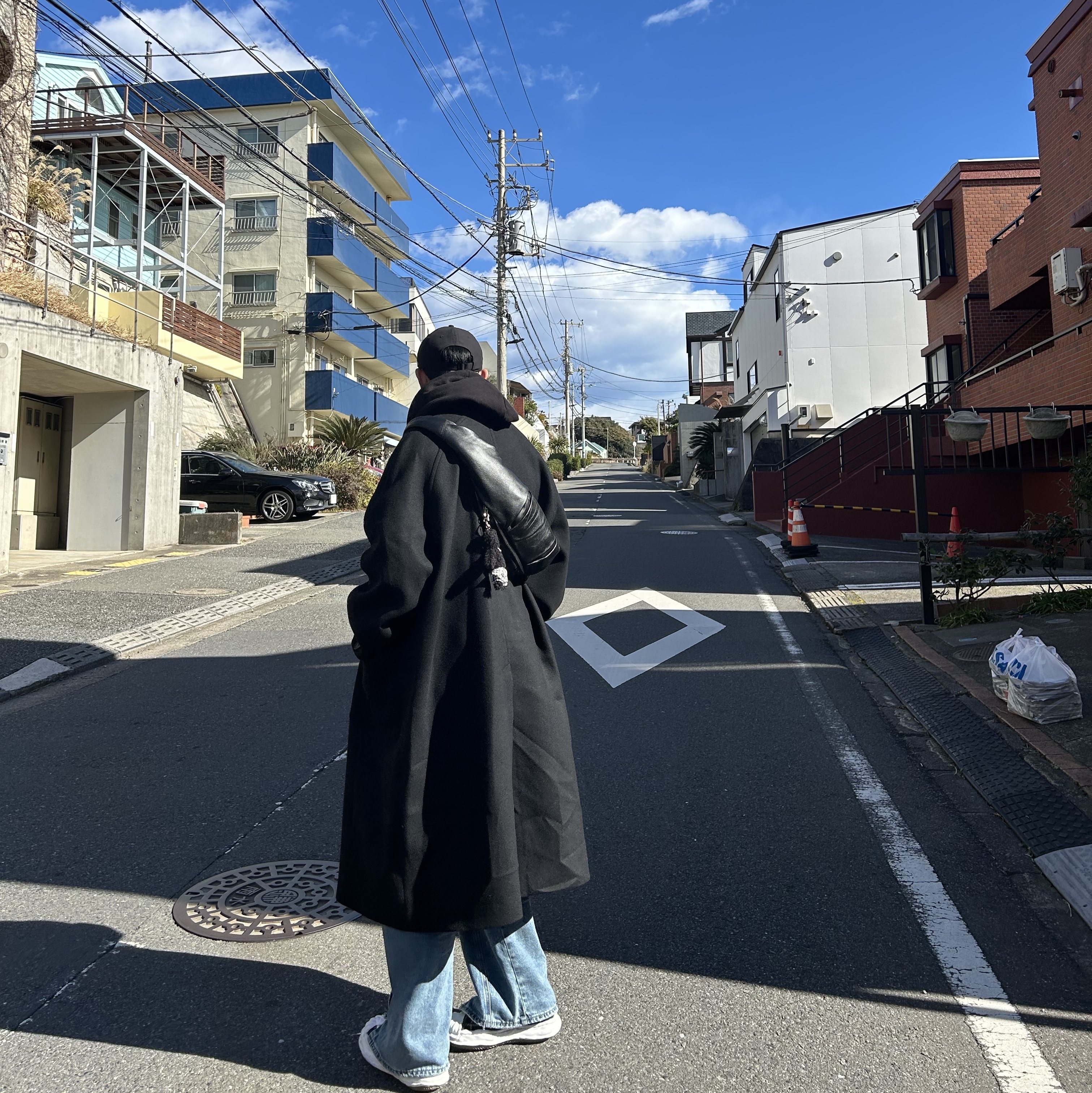 Undermycar Legion.02 Balmacaan Oversized Wool Coat Black, Undermycar Mu.09 Anti Fxxking Logo Play Oversized Hoodie Black 착용 스타일 - 5