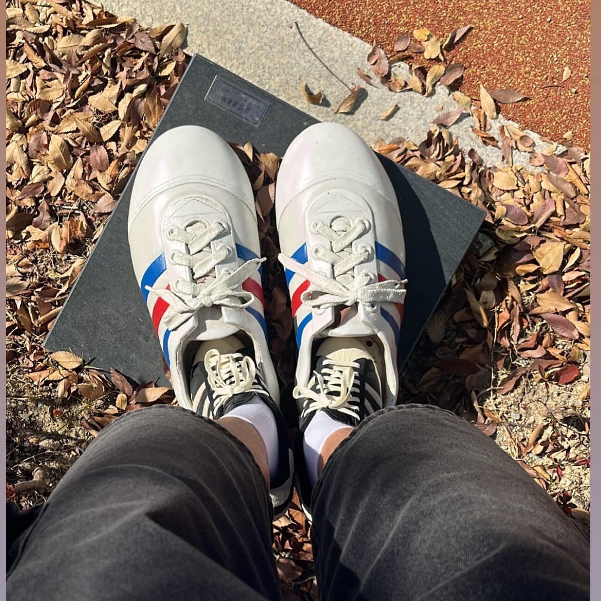 Adidas Superstar 82 Black White 착용 스타일