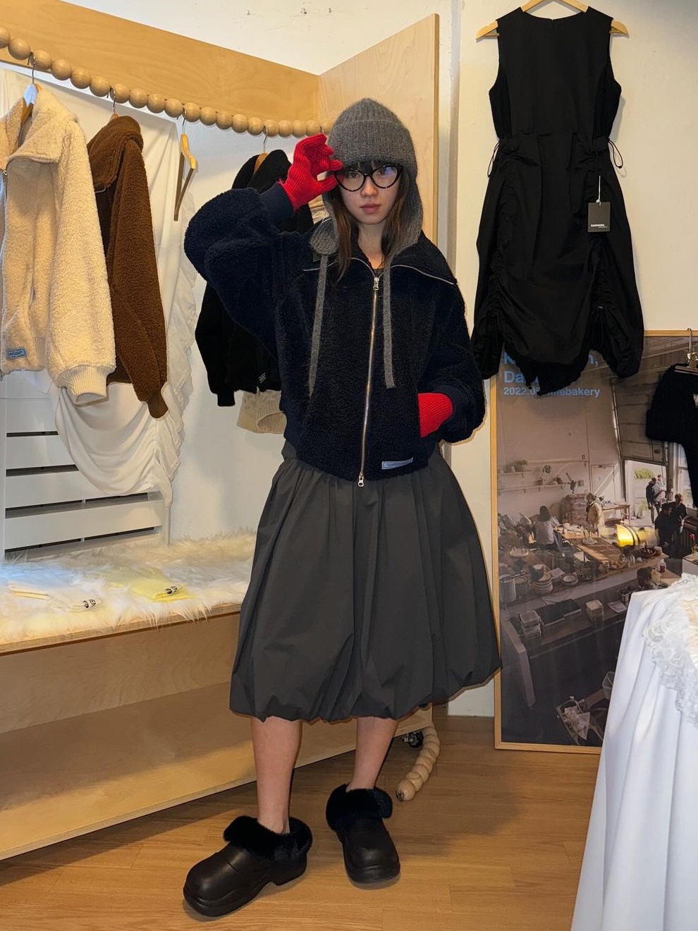 Saenginstudios Earflap Knit Patch Hat Charcoal, Saenginstudios Saengin Fleece 2Way Zip Up Jacket Navy 착용 스타일